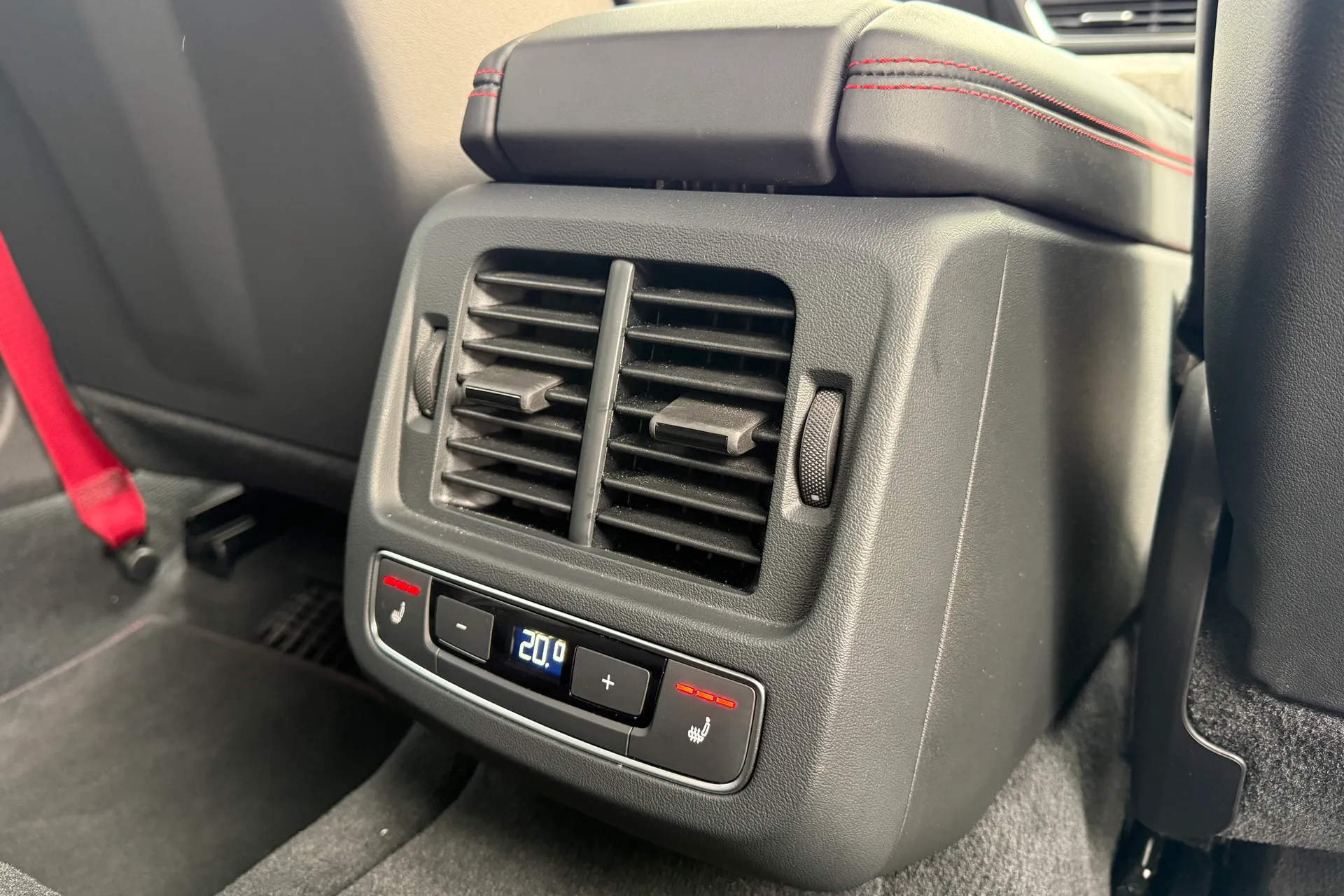 Audi RS e-tron GT thumbnail image number 54