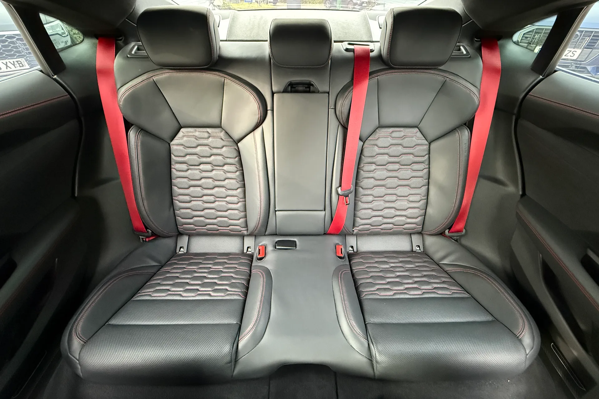 Audi RS e-tron GT thumbnail image number 43