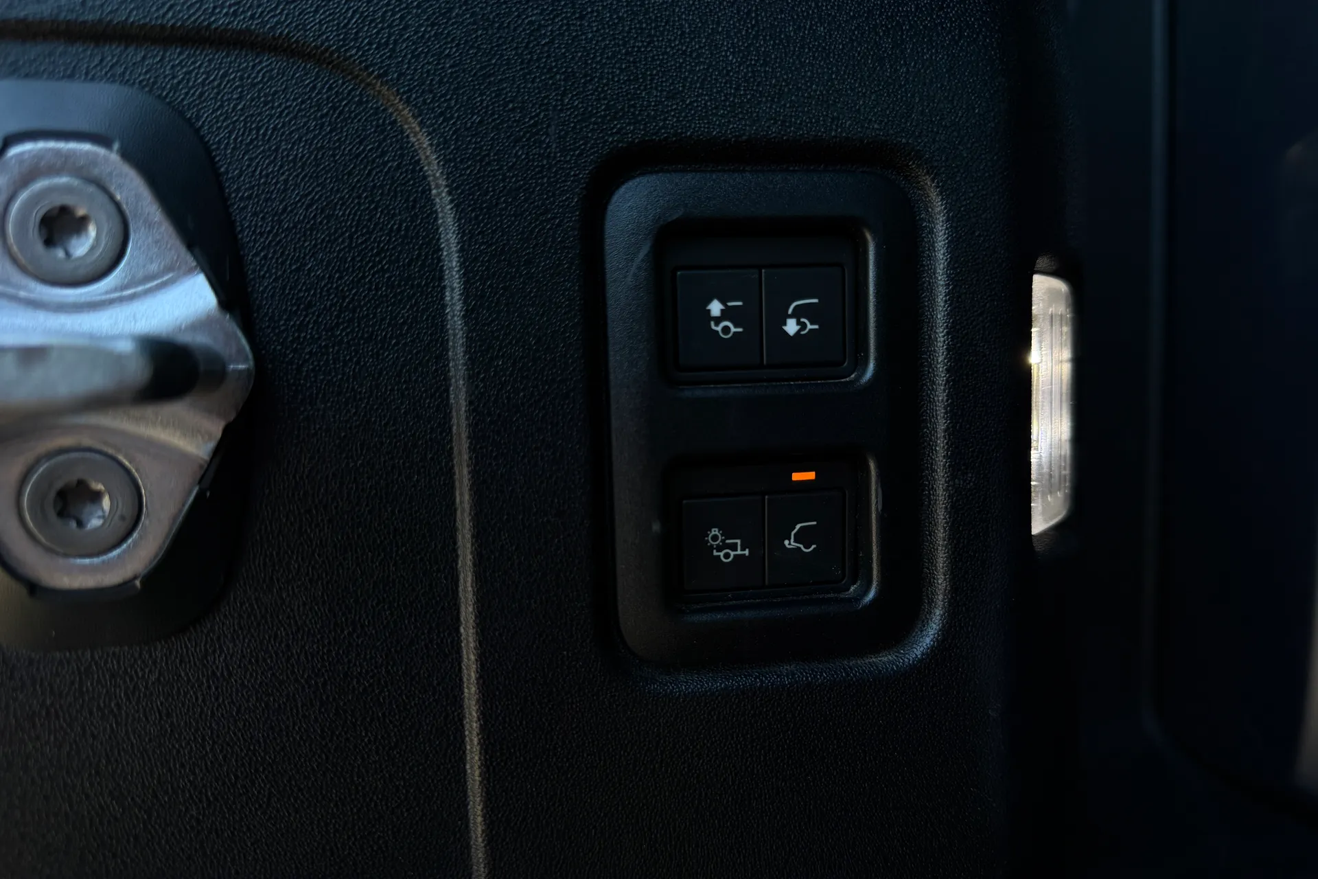 LAND ROVER DEFENDER thumbnail image number 45