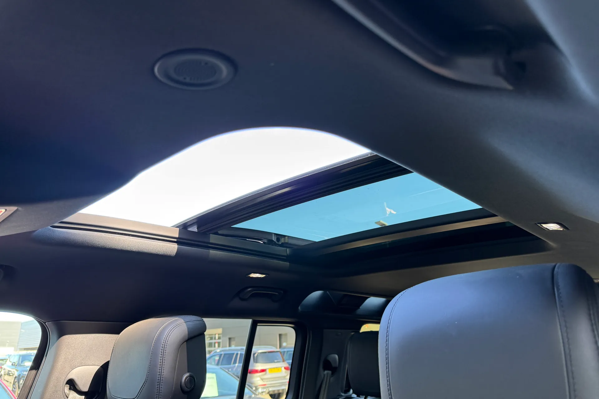 LAND ROVER DEFENDER thumbnail image number 8