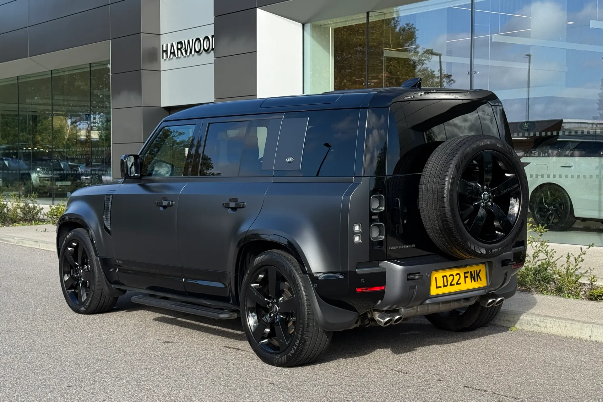 LAND ROVER DEFENDER thumbnail image number 16