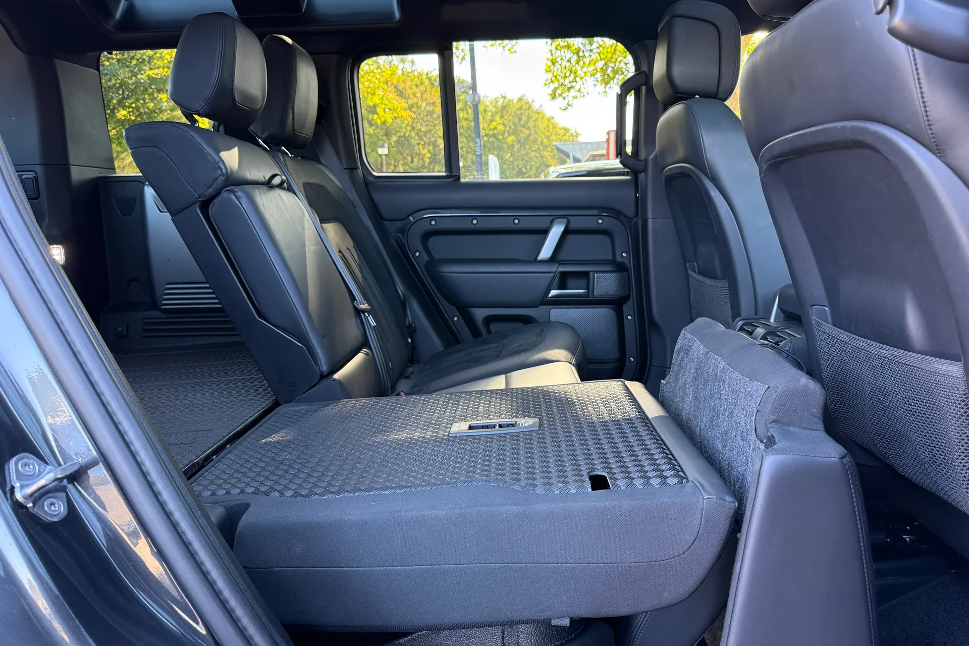 LAND ROVER DEFENDER thumbnail image number 49