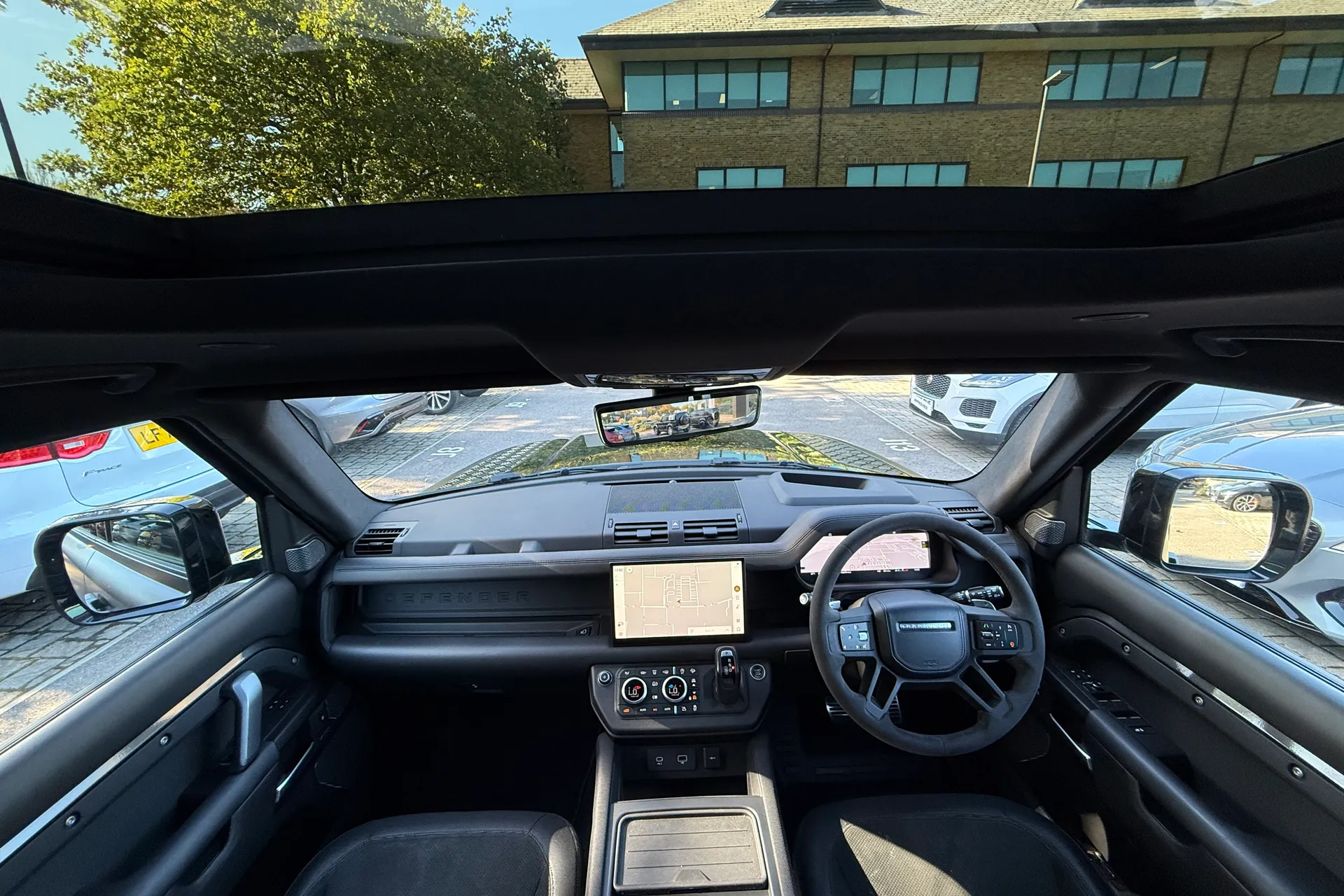 LAND ROVER DEFENDER thumbnail image number 4