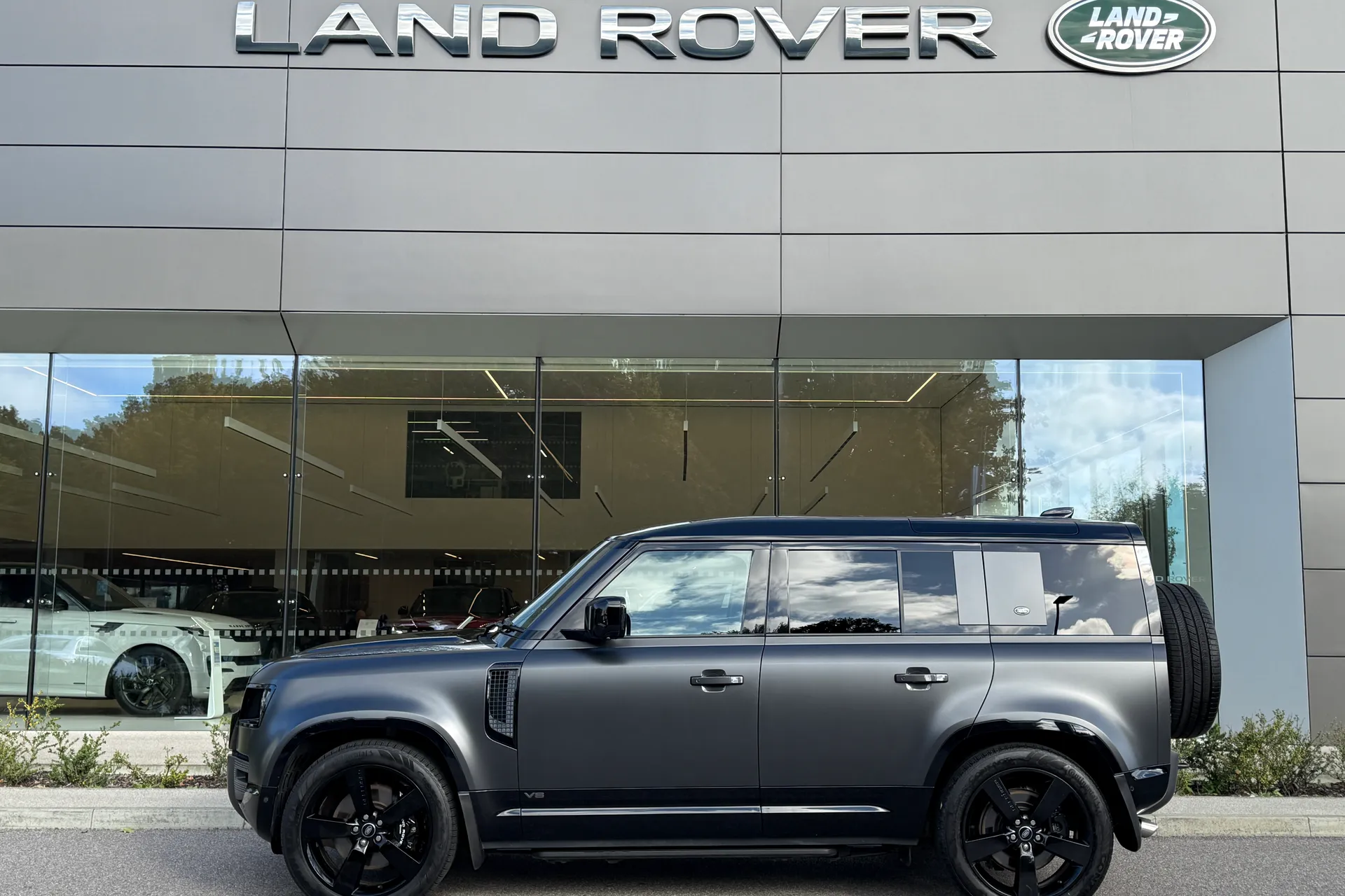 LAND ROVER DEFENDER thumbnail image number 11