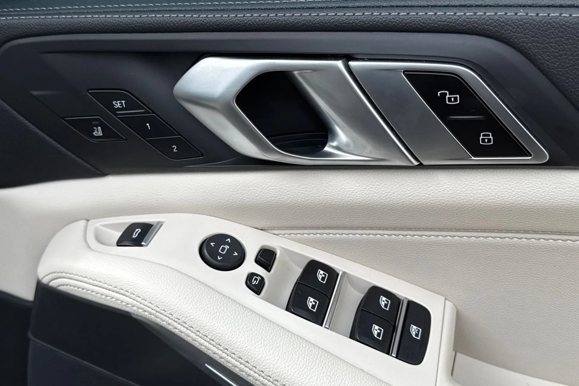 BMW X5 thumbnail image number 43