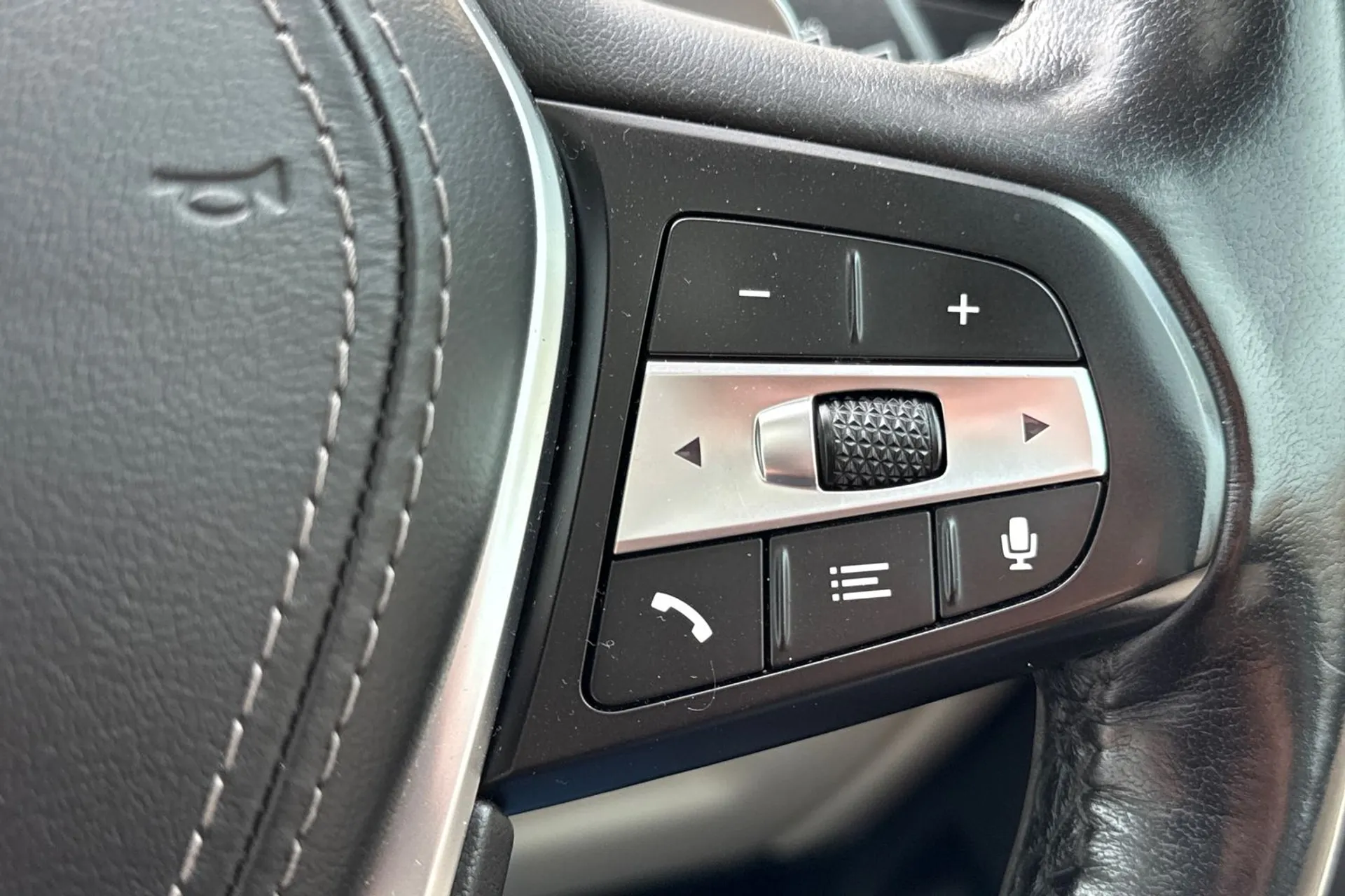 BMW X5 thumbnail image number 36