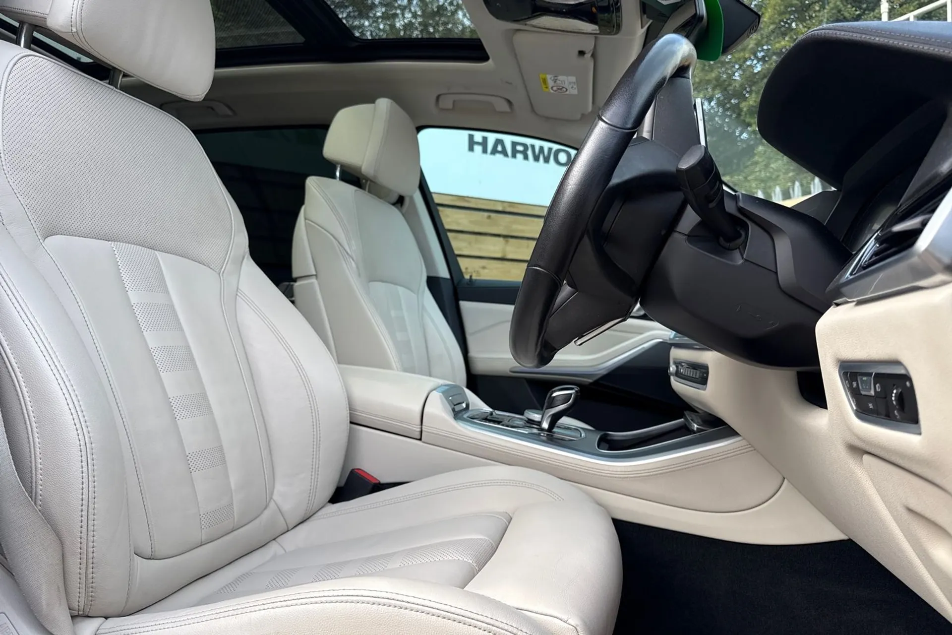 BMW X5 thumbnail image number 24