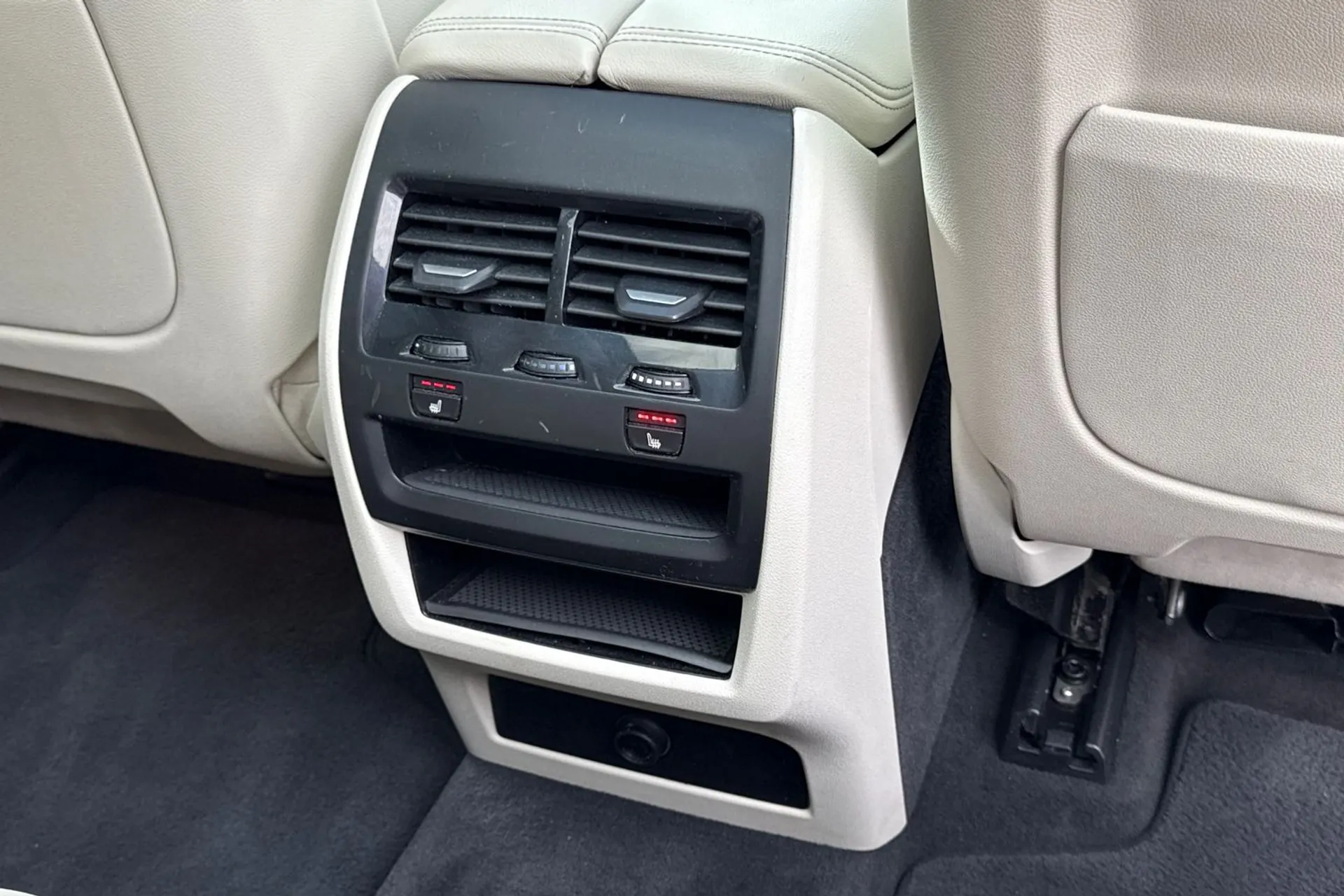 BMW X5 thumbnail image number 44