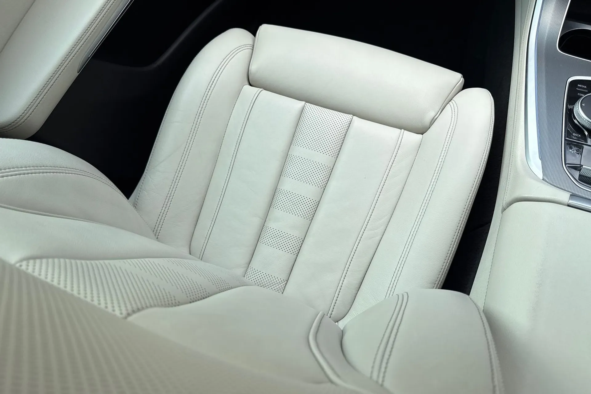 BMW X5 thumbnail image number 31