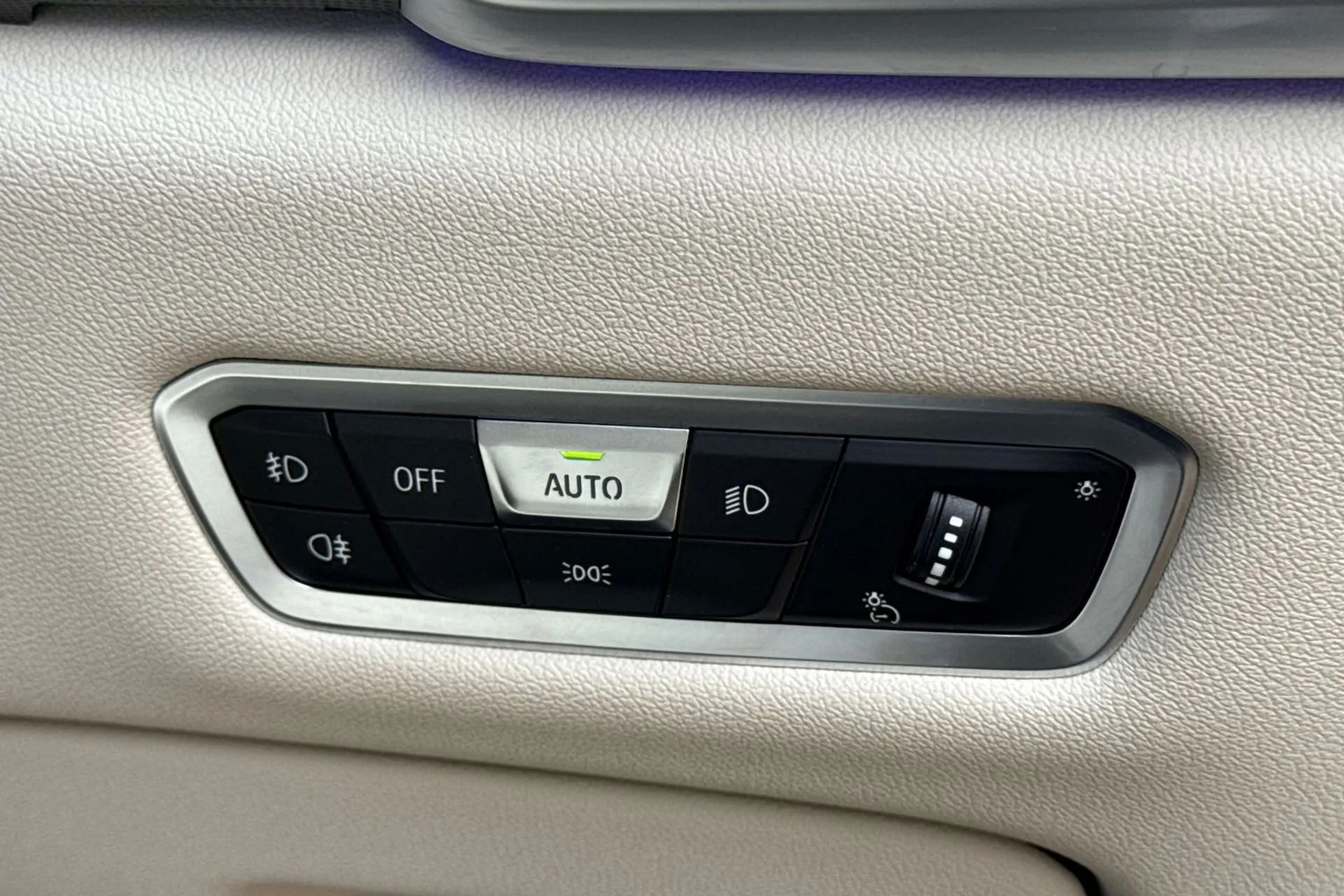 BMW X5 thumbnail image number 42