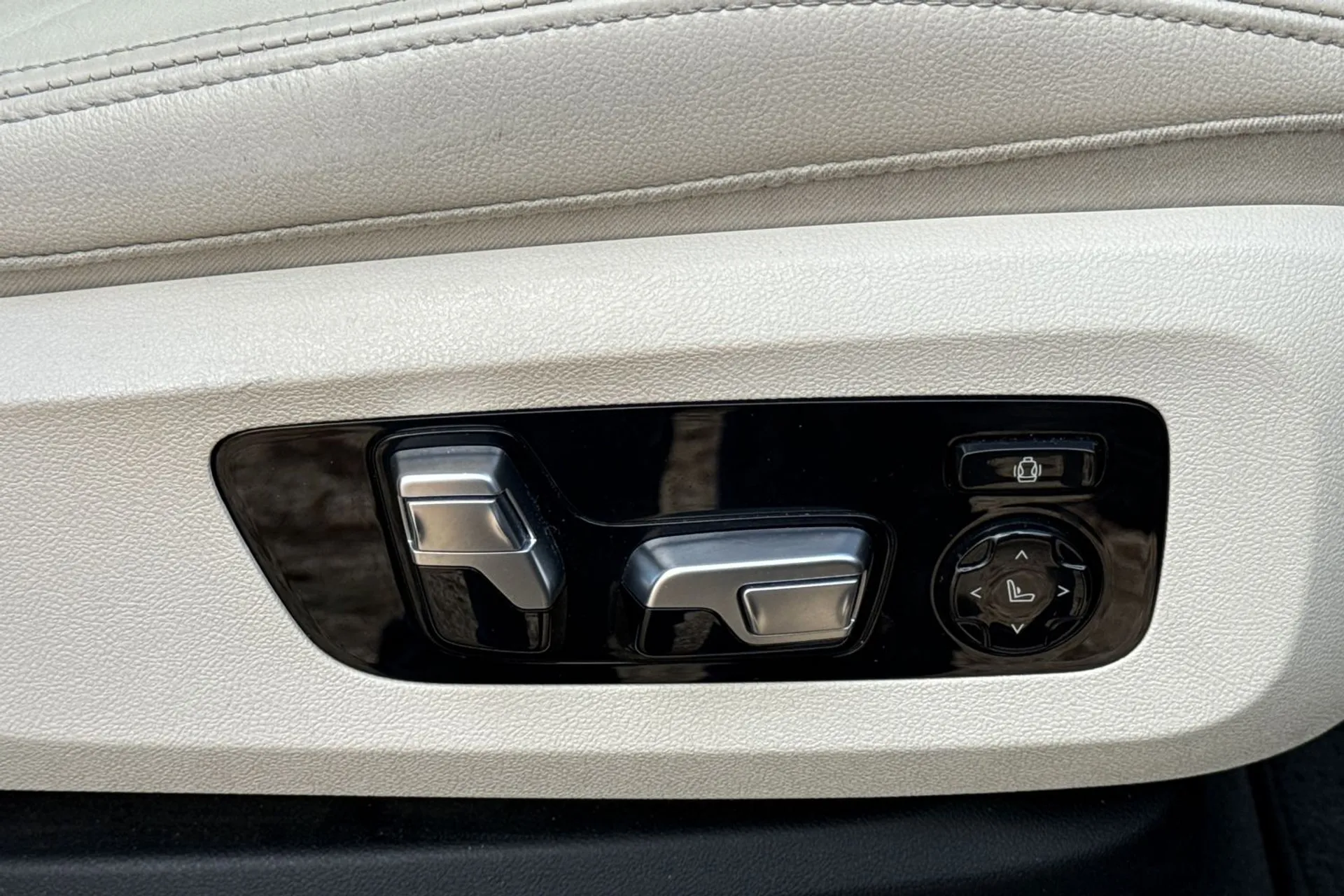 BMW X5 thumbnail image number 41