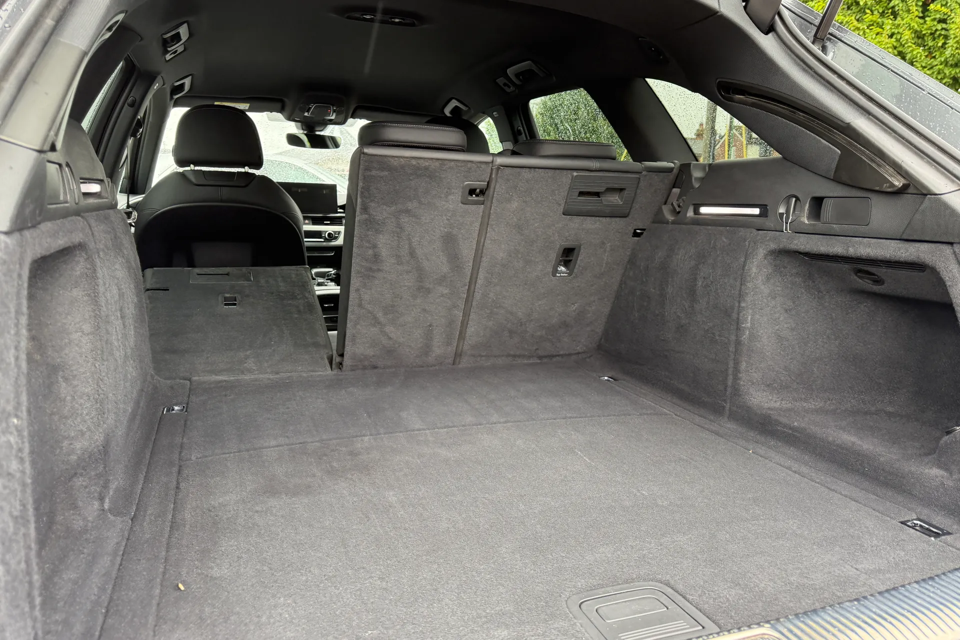 Audi A4 thumbnail image number 31