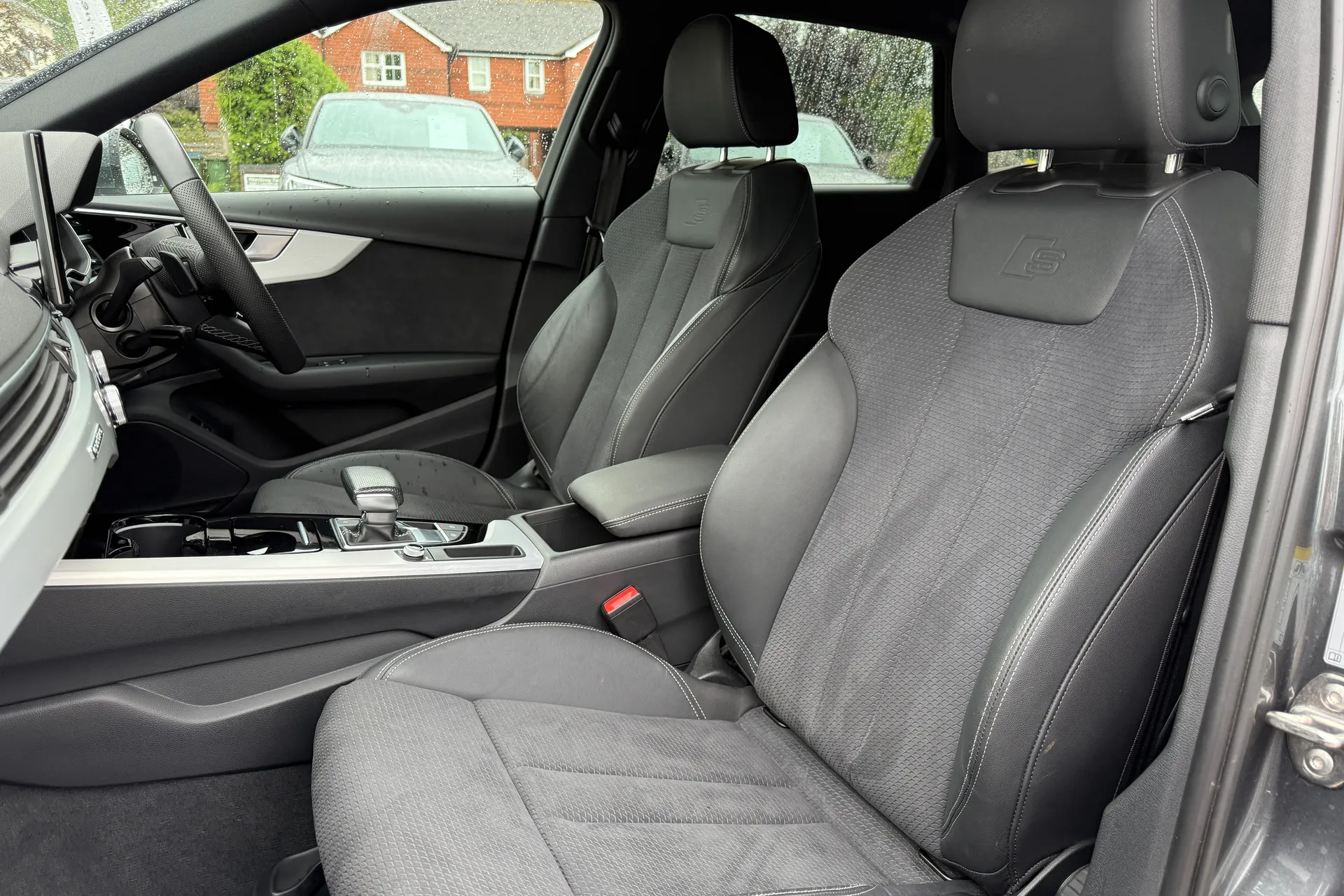 Audi A4 thumbnail image number 26