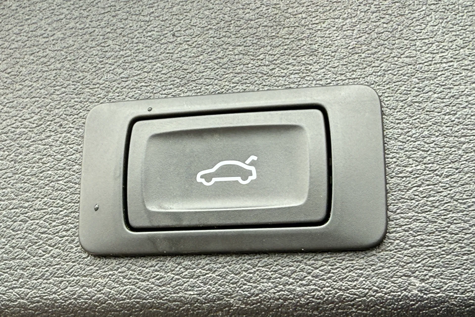 Audi A4 thumbnail image number 32