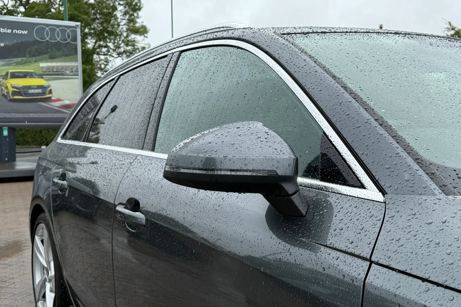 Audi A4 thumbnail image number 43