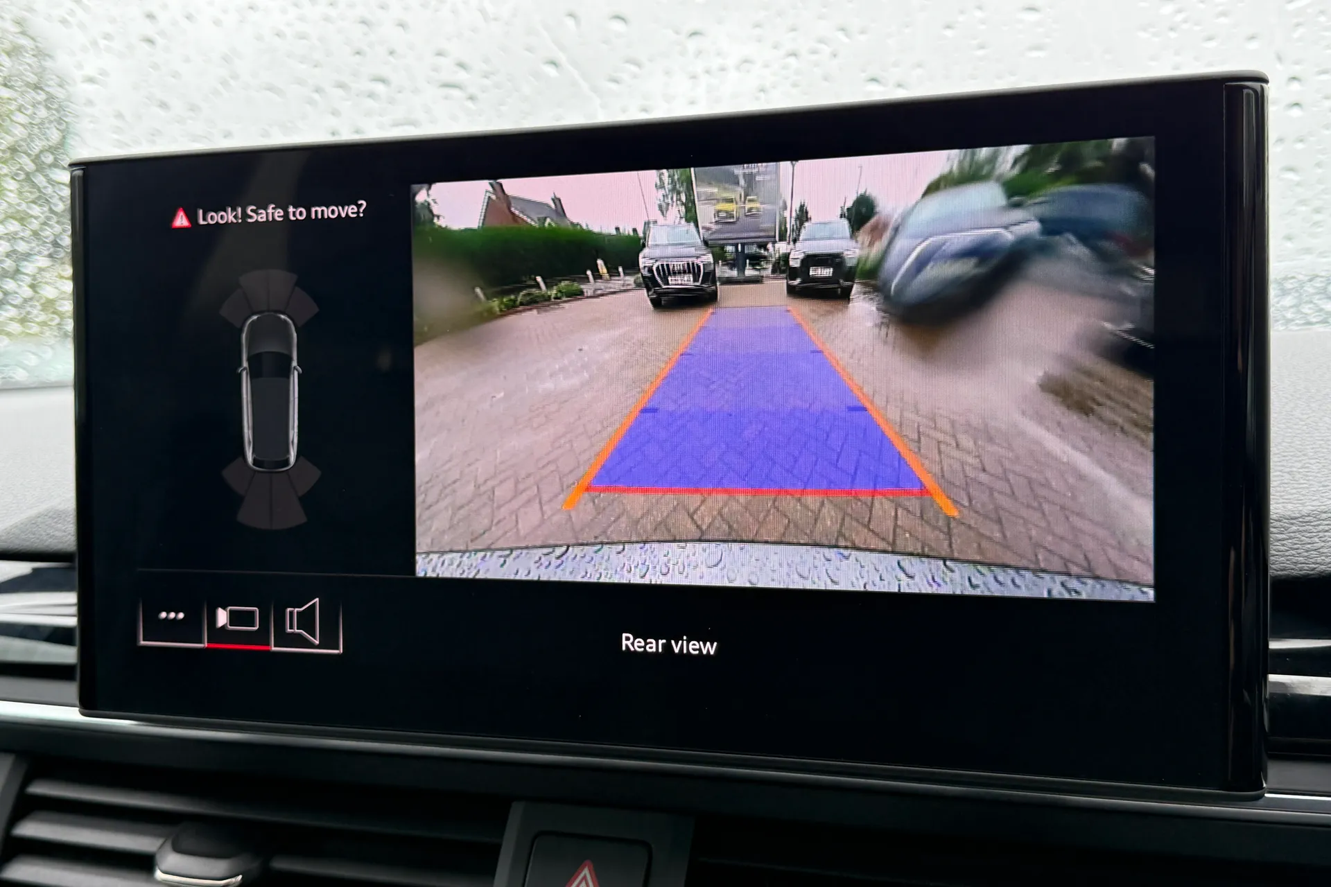 Audi A4 thumbnail image number 4