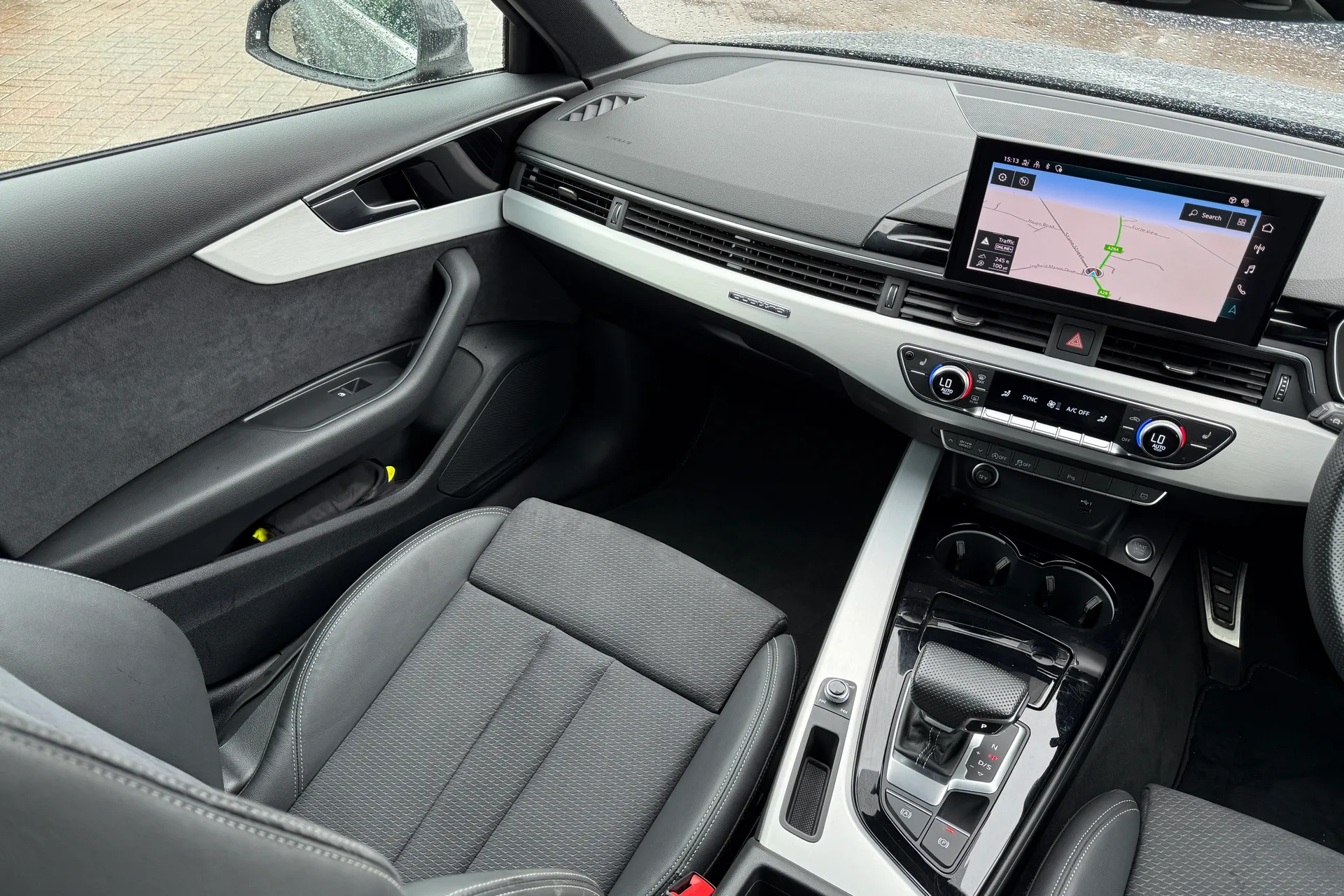 Audi A4 thumbnail image number 34