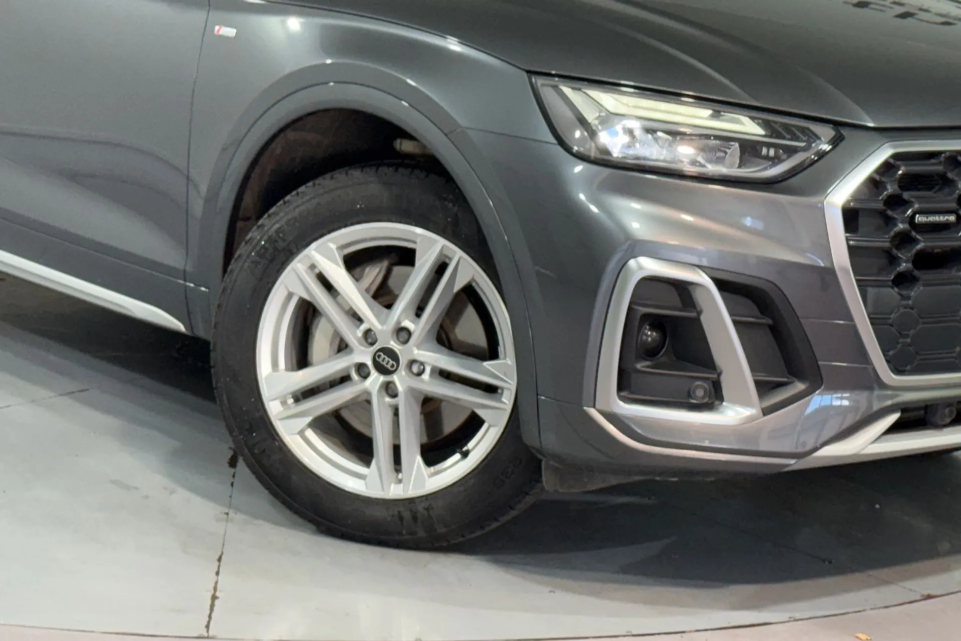 Audi Q5 thumbnail image number 11