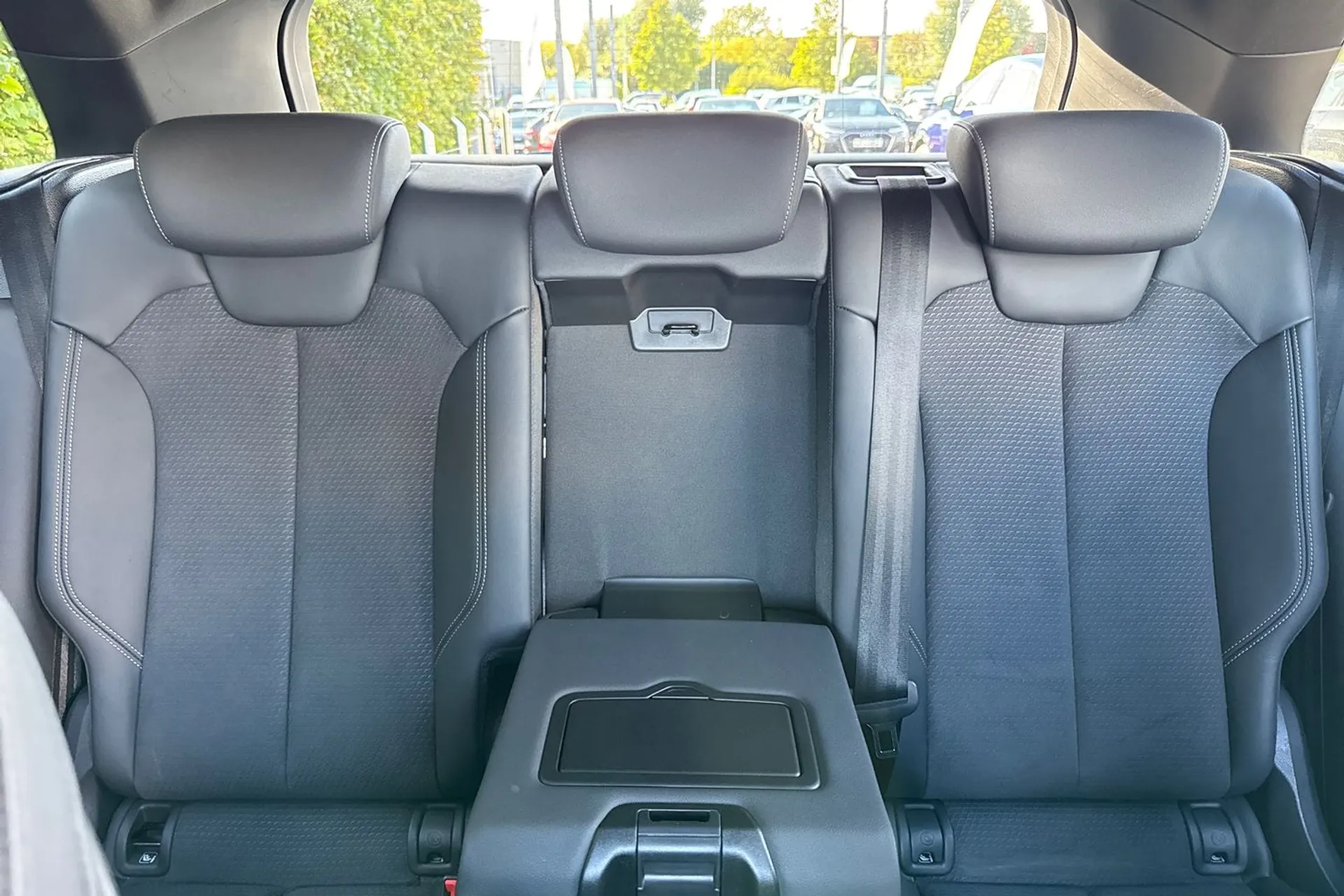 Audi Q5 thumbnail image number 31