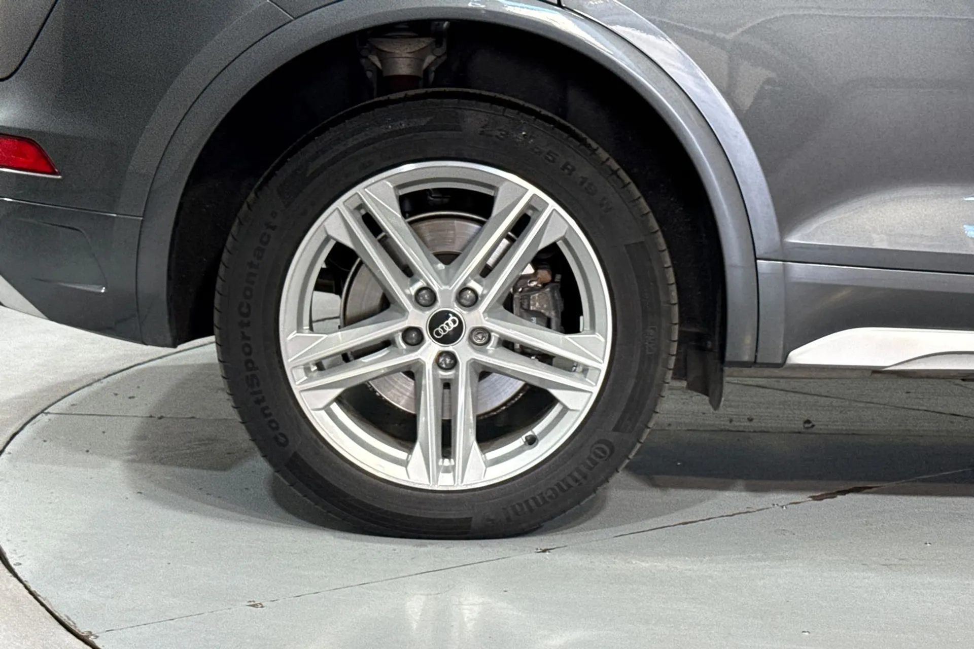 Audi Q5 thumbnail image number 10