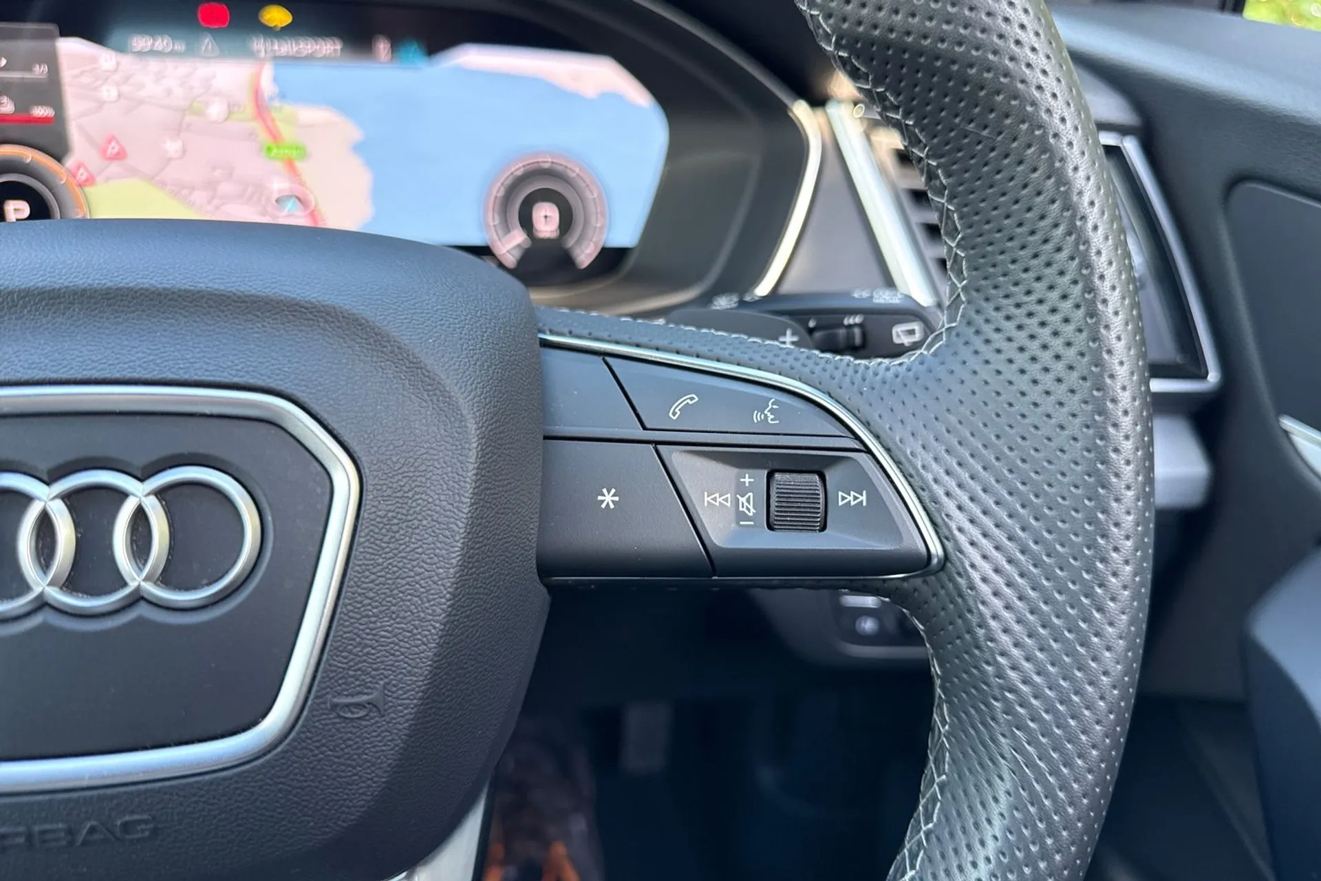 Audi Q5 thumbnail image number 42