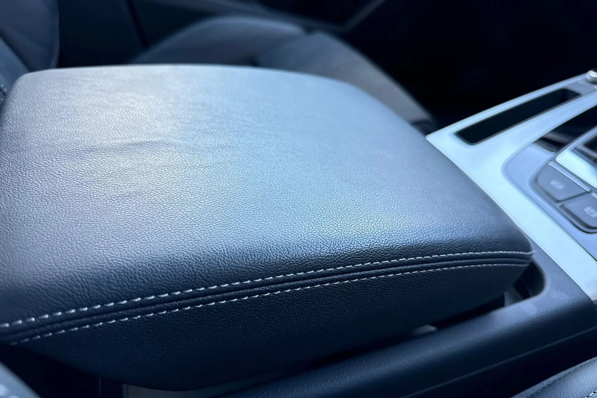 Audi Q5 thumbnail image number 46