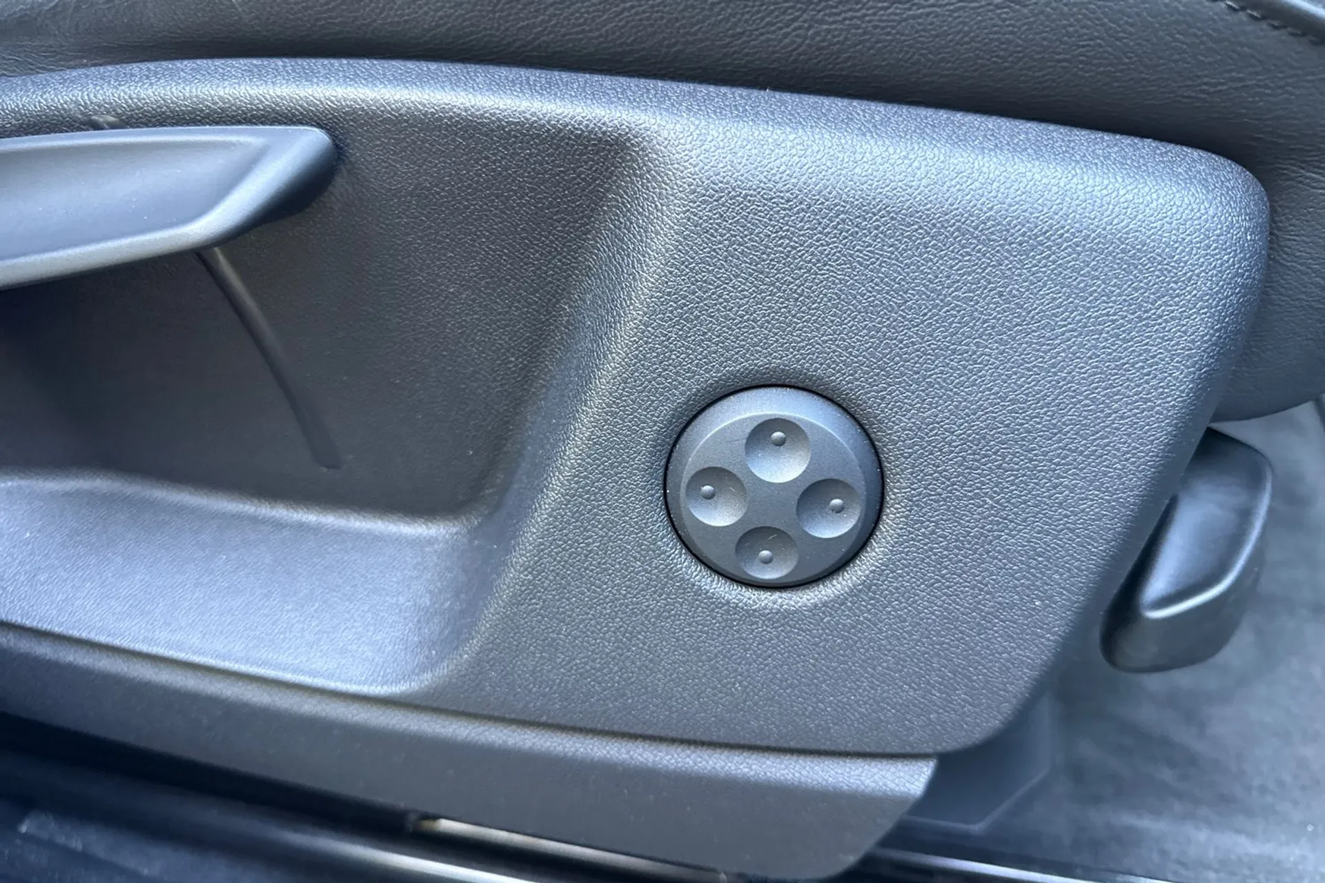 Audi Q5 thumbnail image number 50