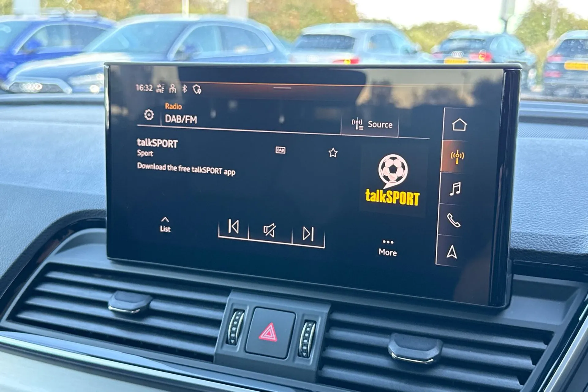 Audi Q5 thumbnail image number 28