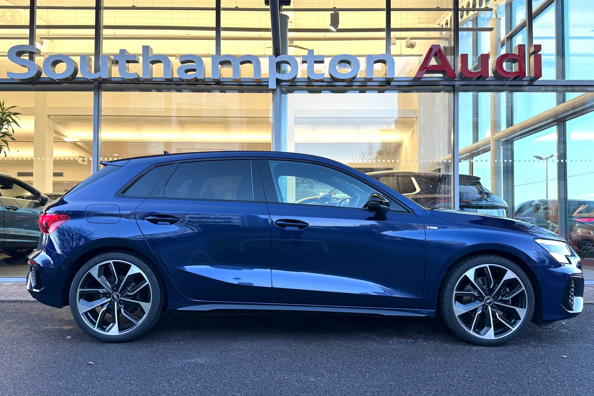 Audi A3 thumbnail image number 2