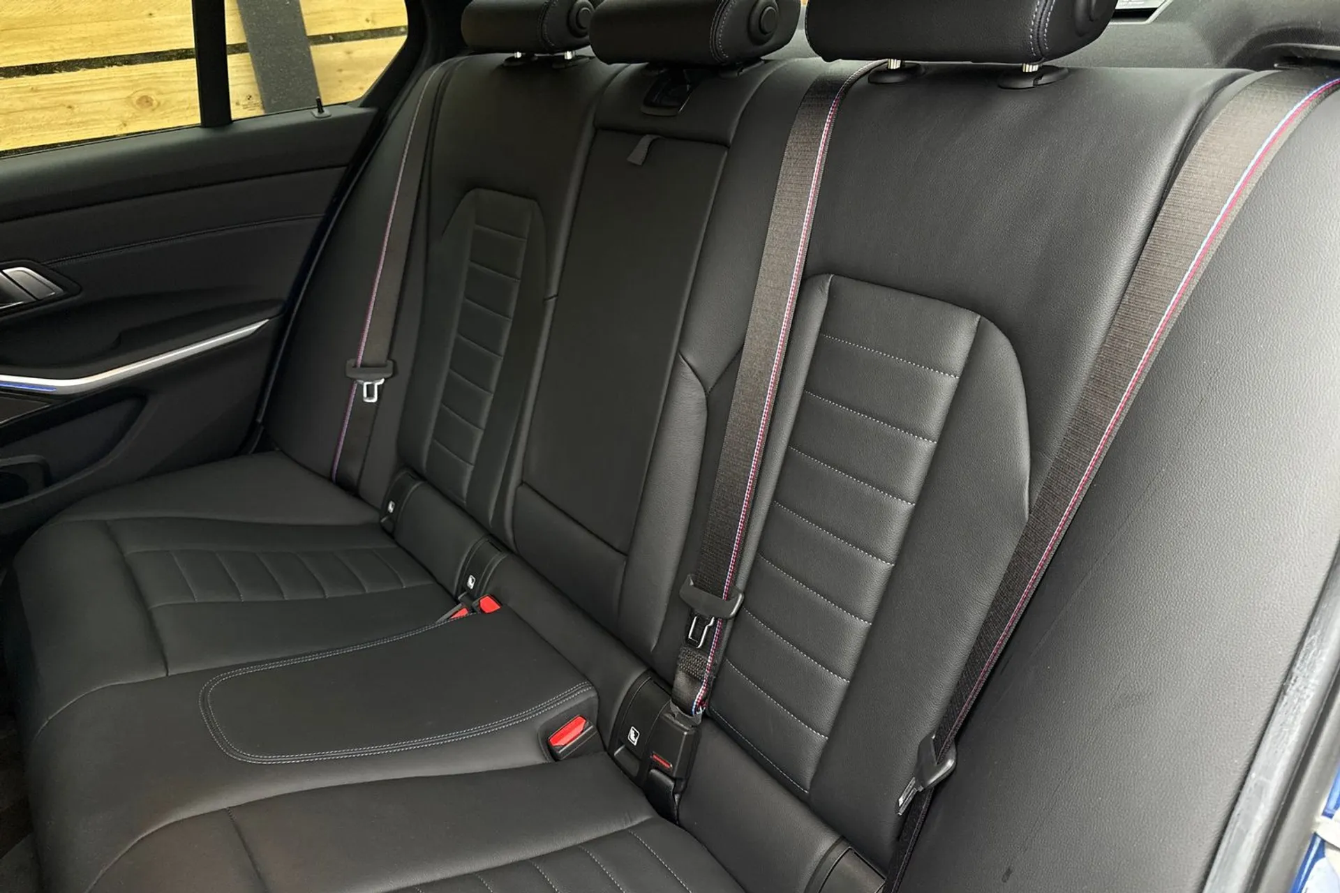 BMW 3 SERIES thumbnail image number 32