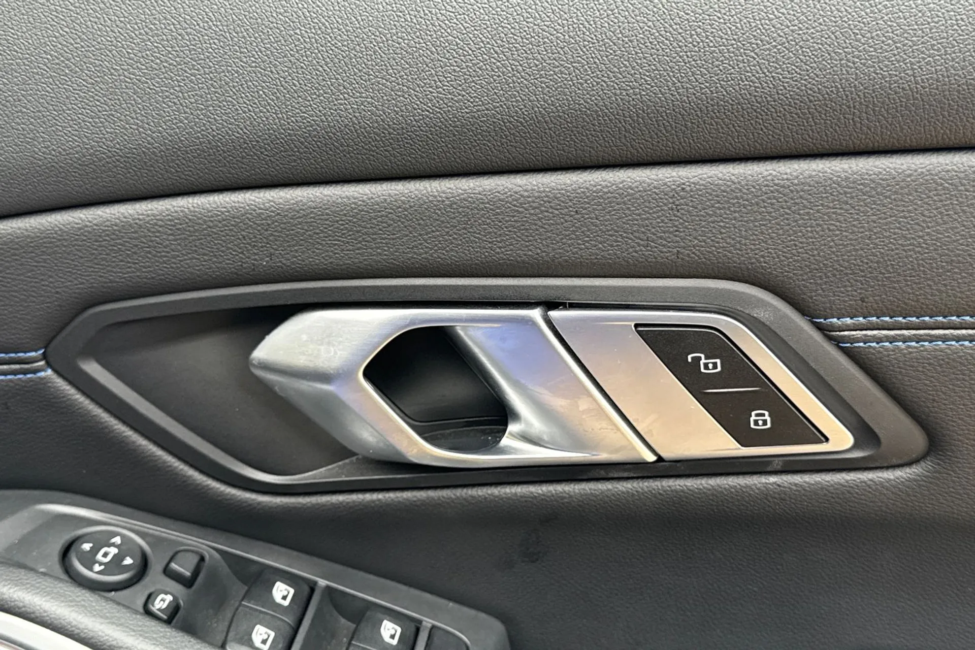 BMW 3 SERIES thumbnail image number 47