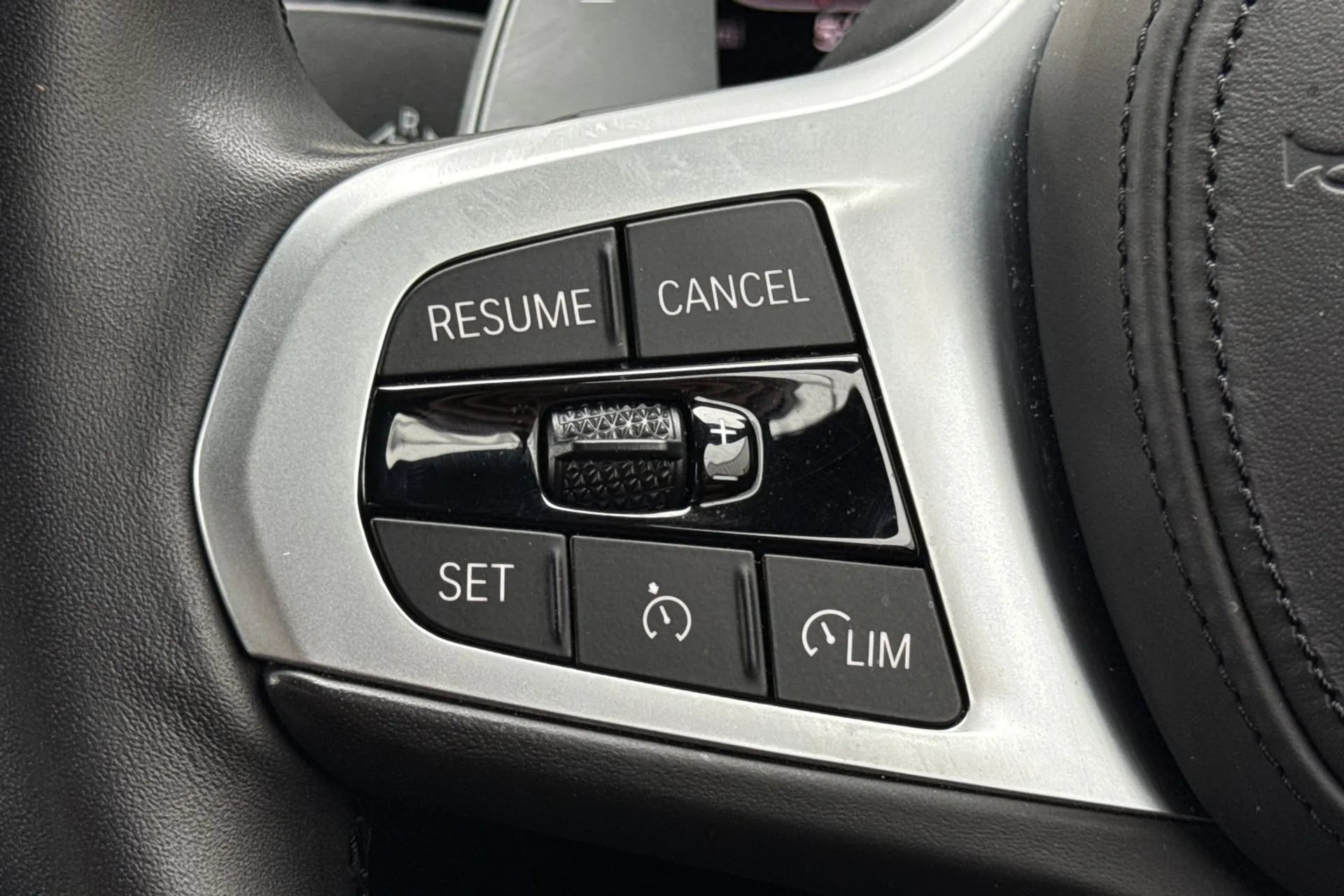 BMW 3 SERIES thumbnail image number 38