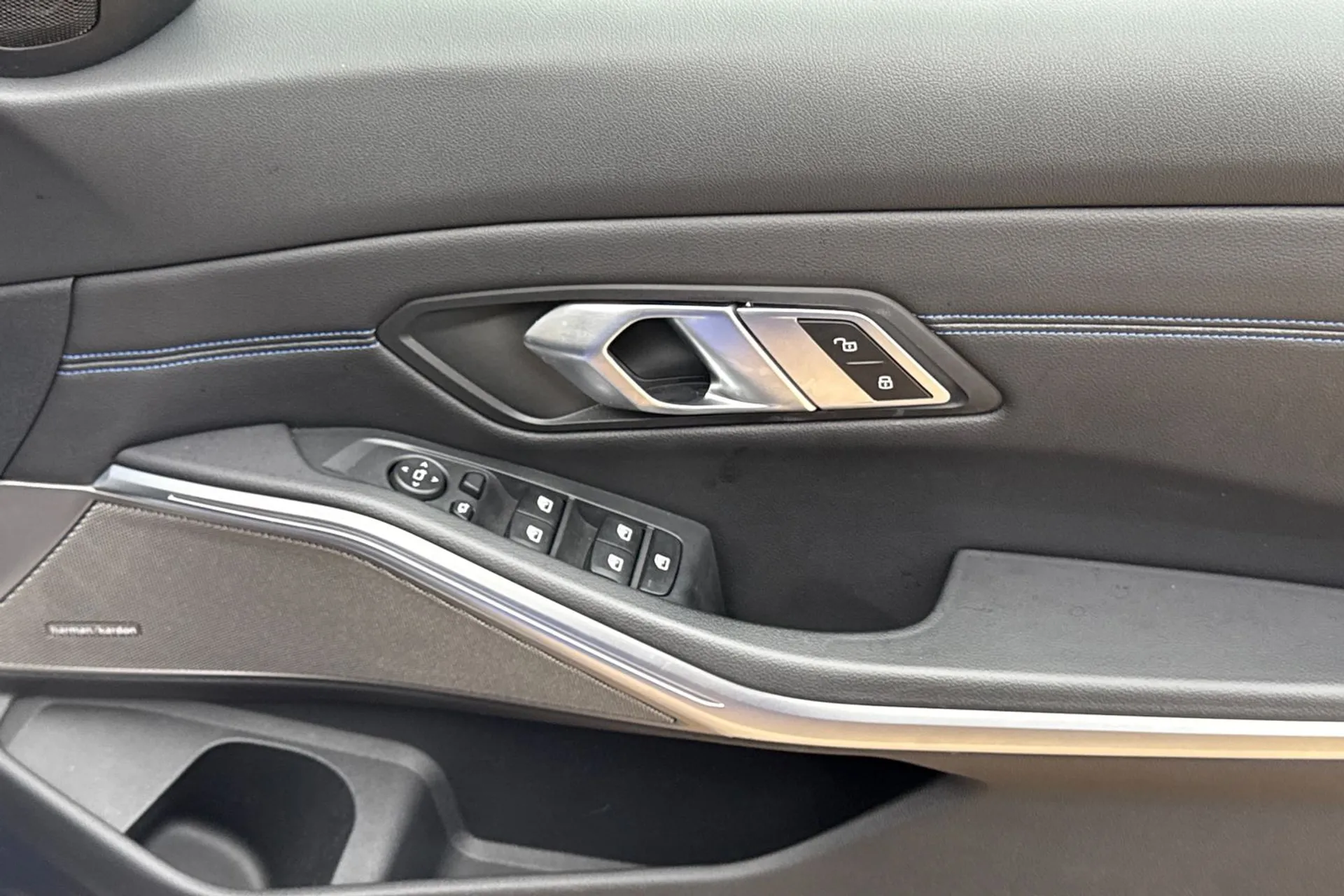 BMW 3 SERIES thumbnail image number 41