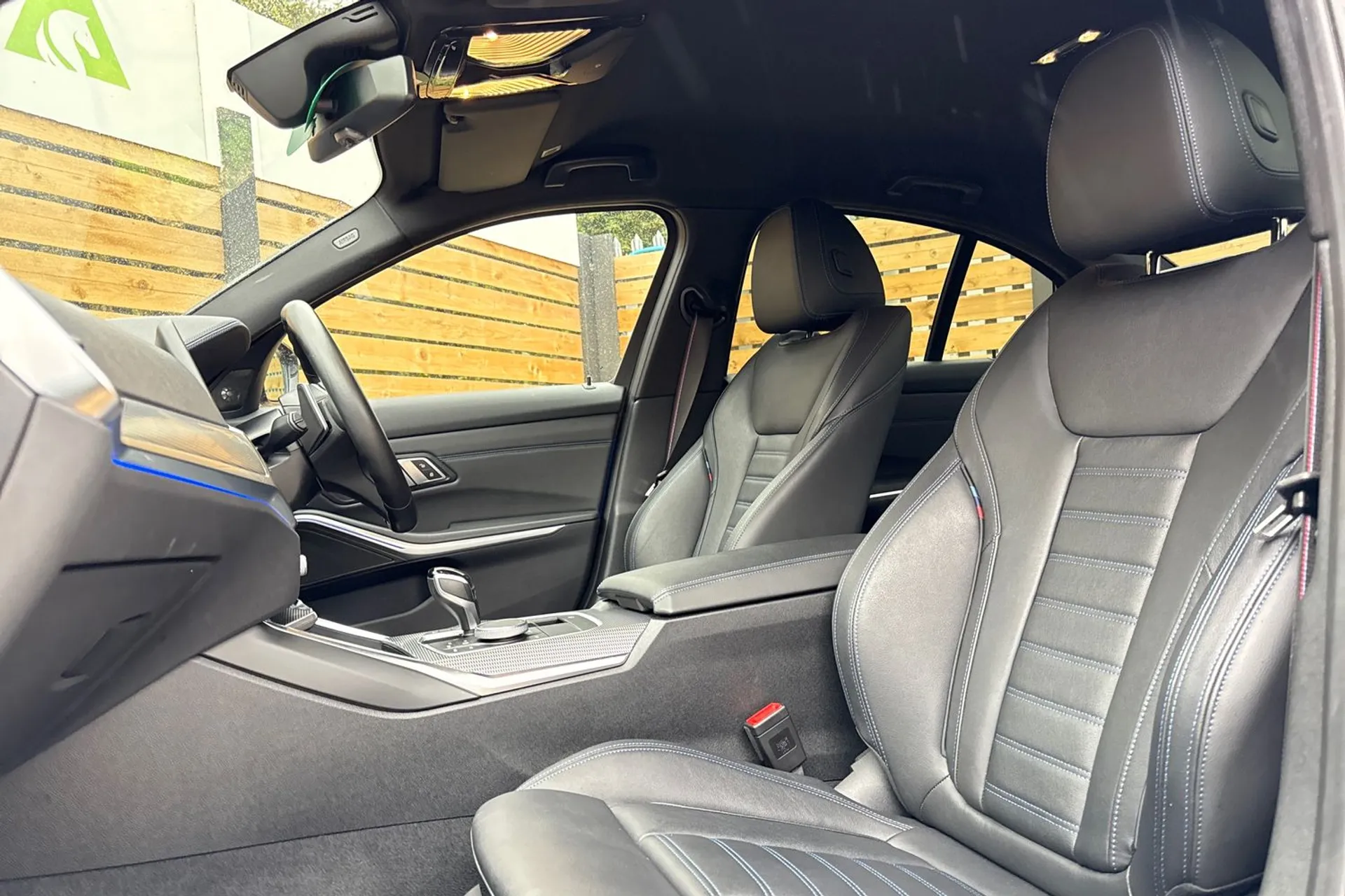 BMW 3 SERIES thumbnail image number 30