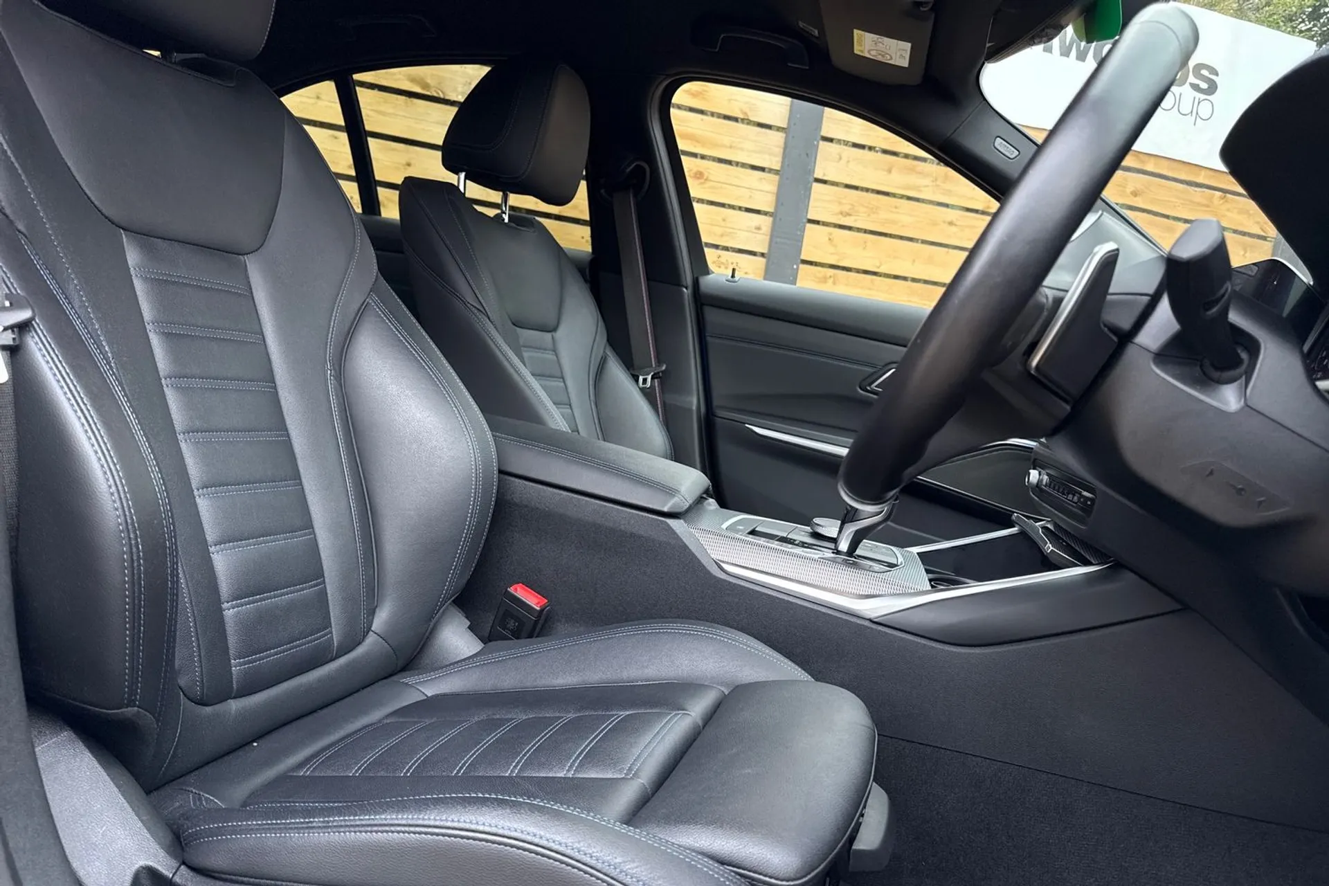 BMW 3 SERIES thumbnail image number 27