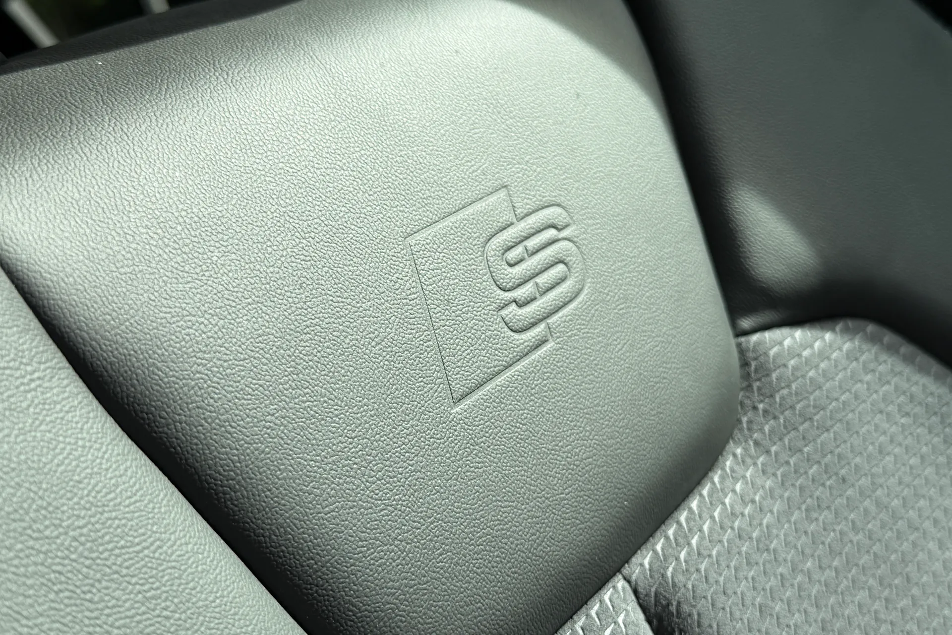 Audi Q5 thumbnail image number 21