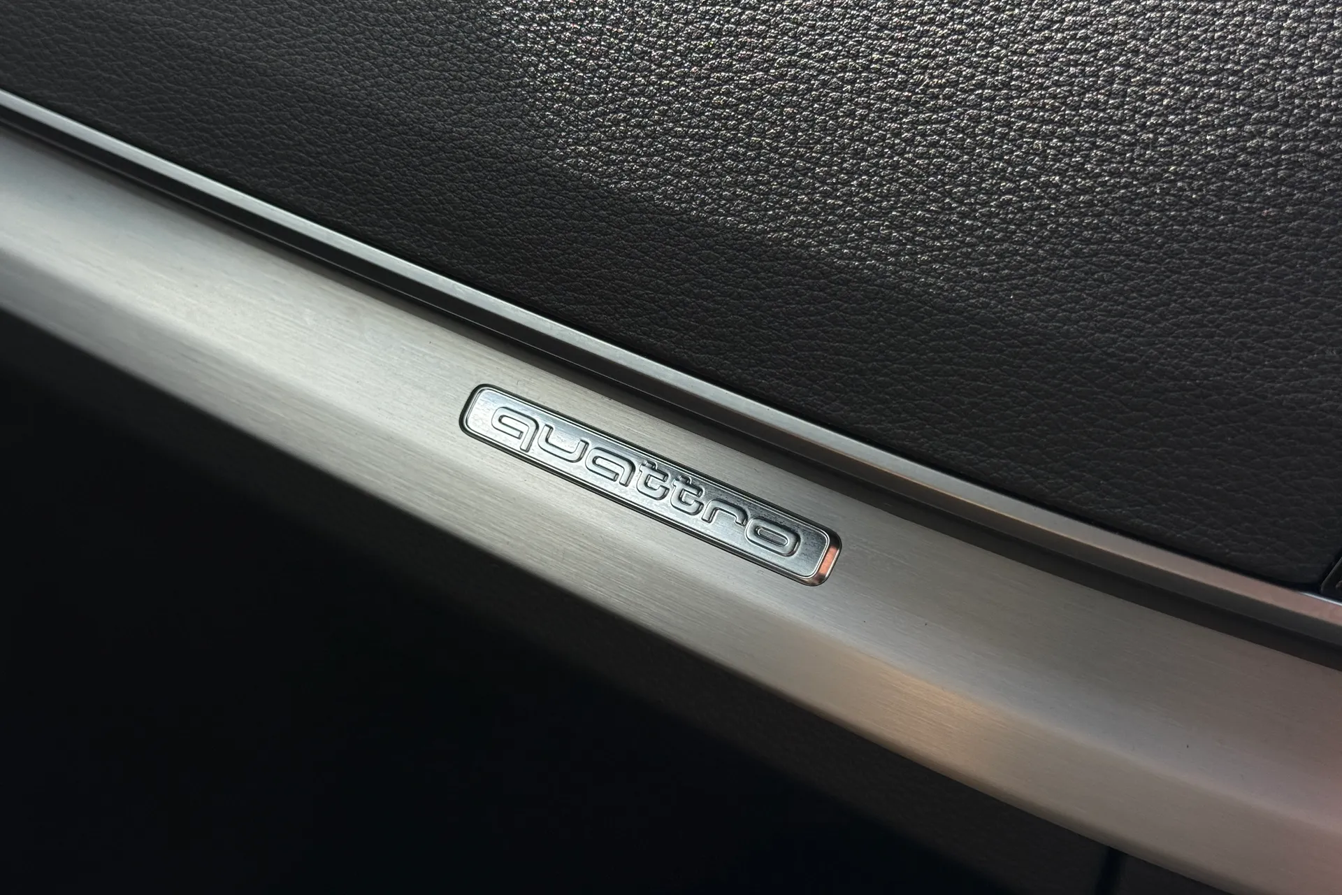 Audi Q5 thumbnail image number 16