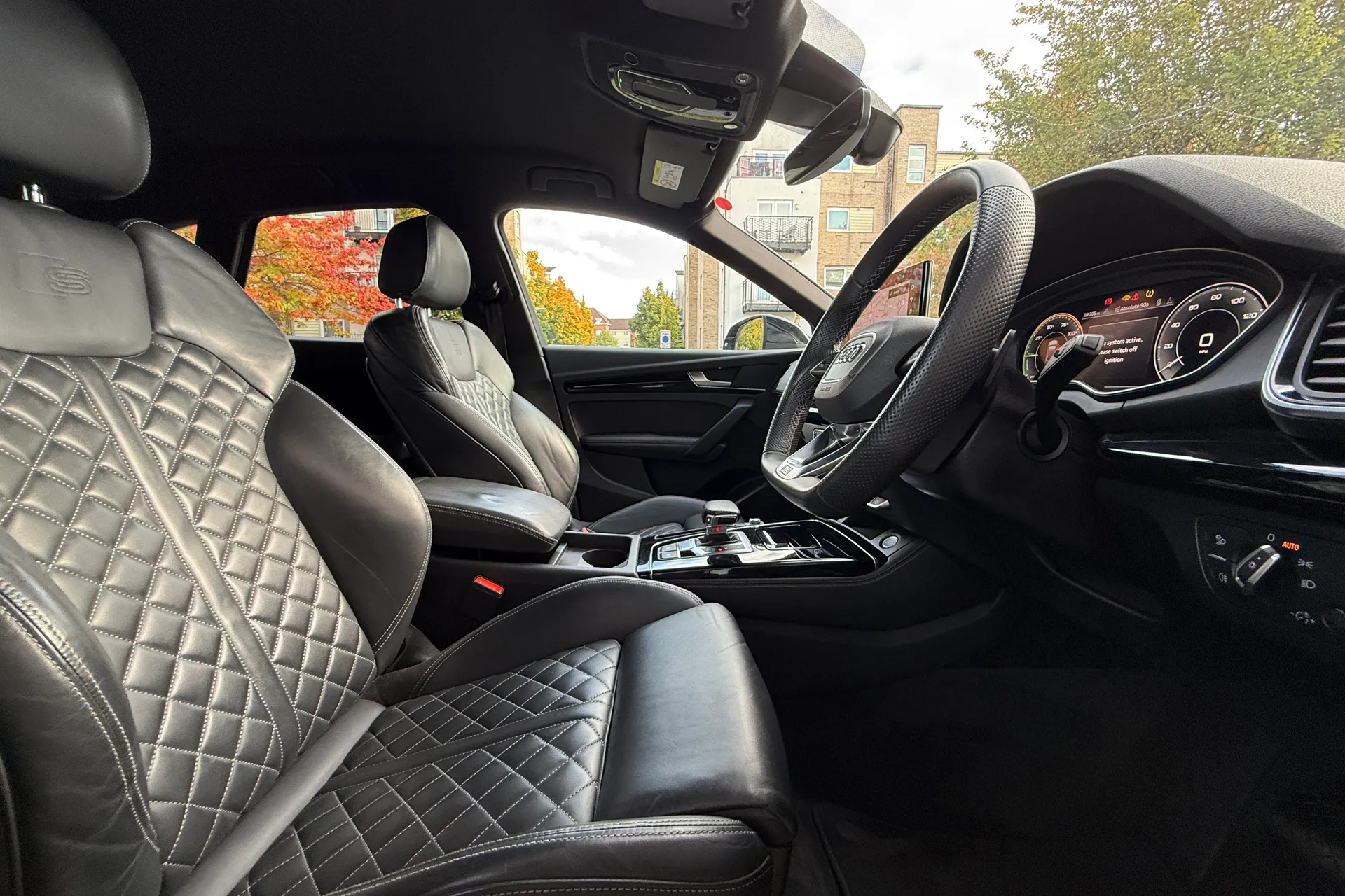 Audi Q5 thumbnail image number 38