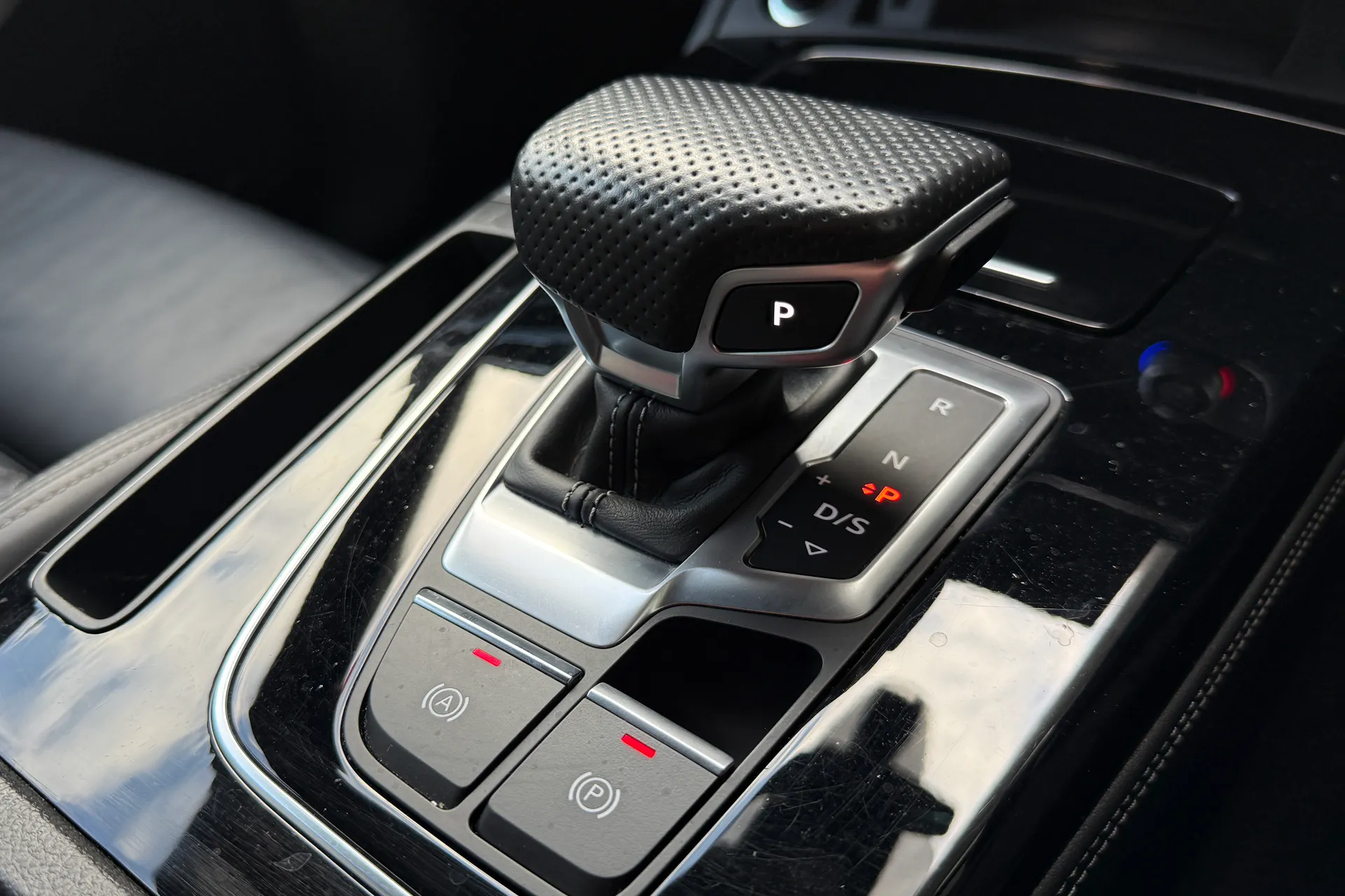 Audi Q5 thumbnail image number 21