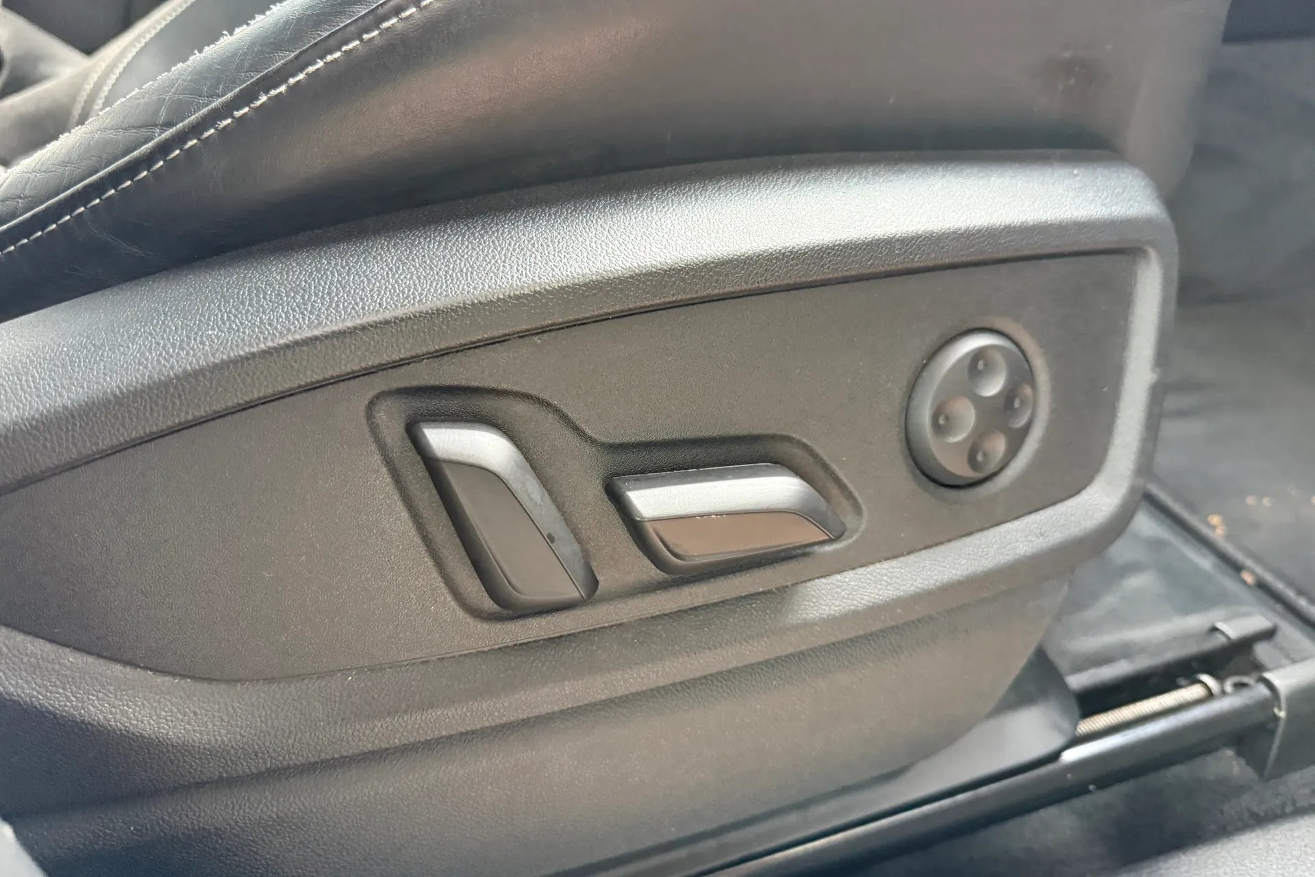 Audi Q5 thumbnail image number 39