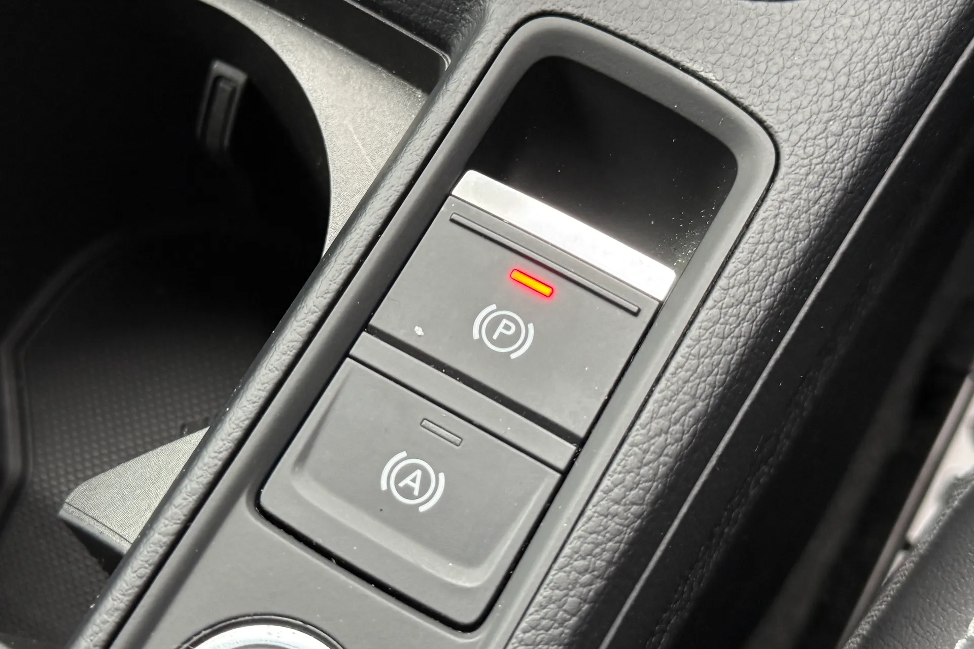 Audi Q3 thumbnail image number 32