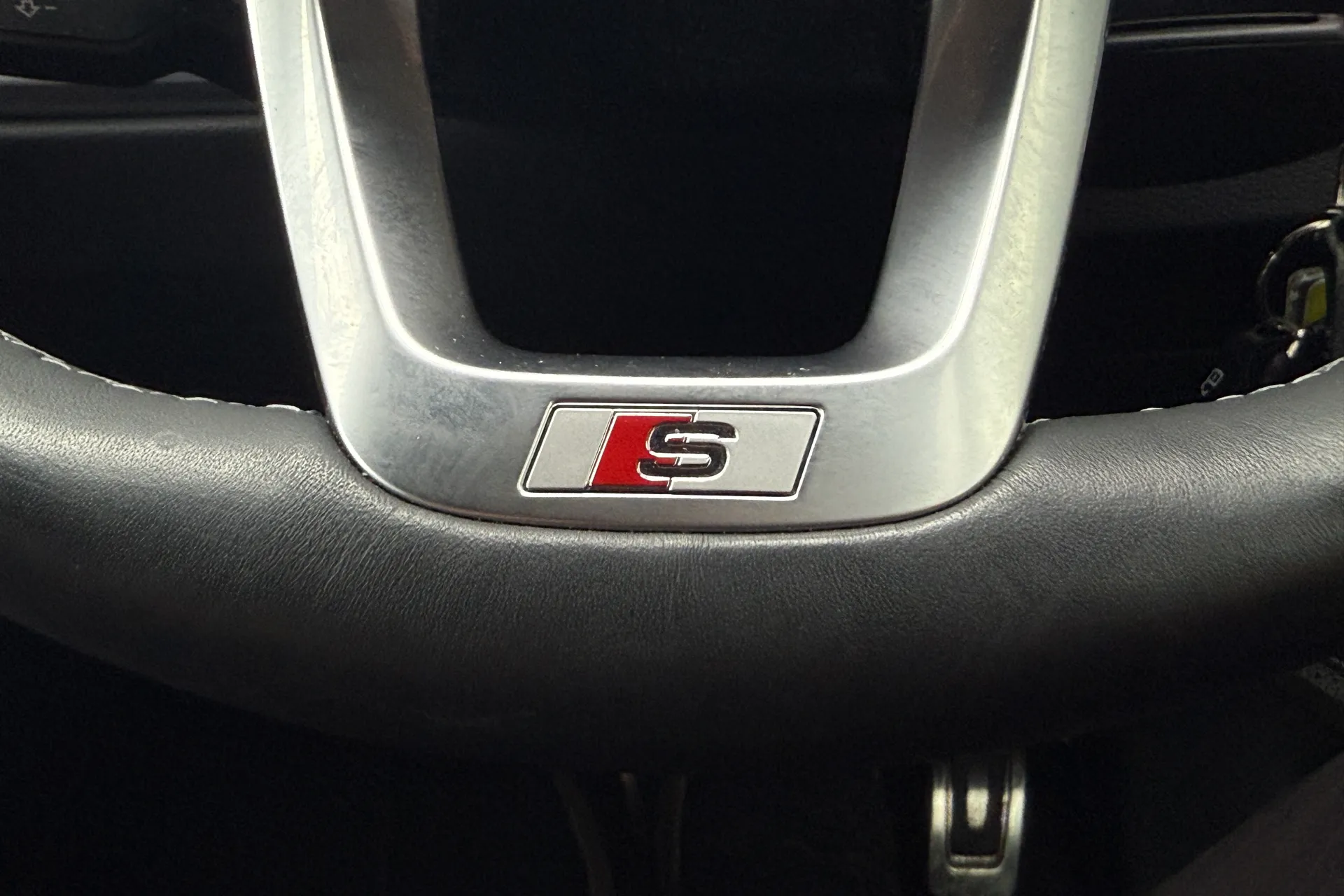 Audi Q3 thumbnail image number 22