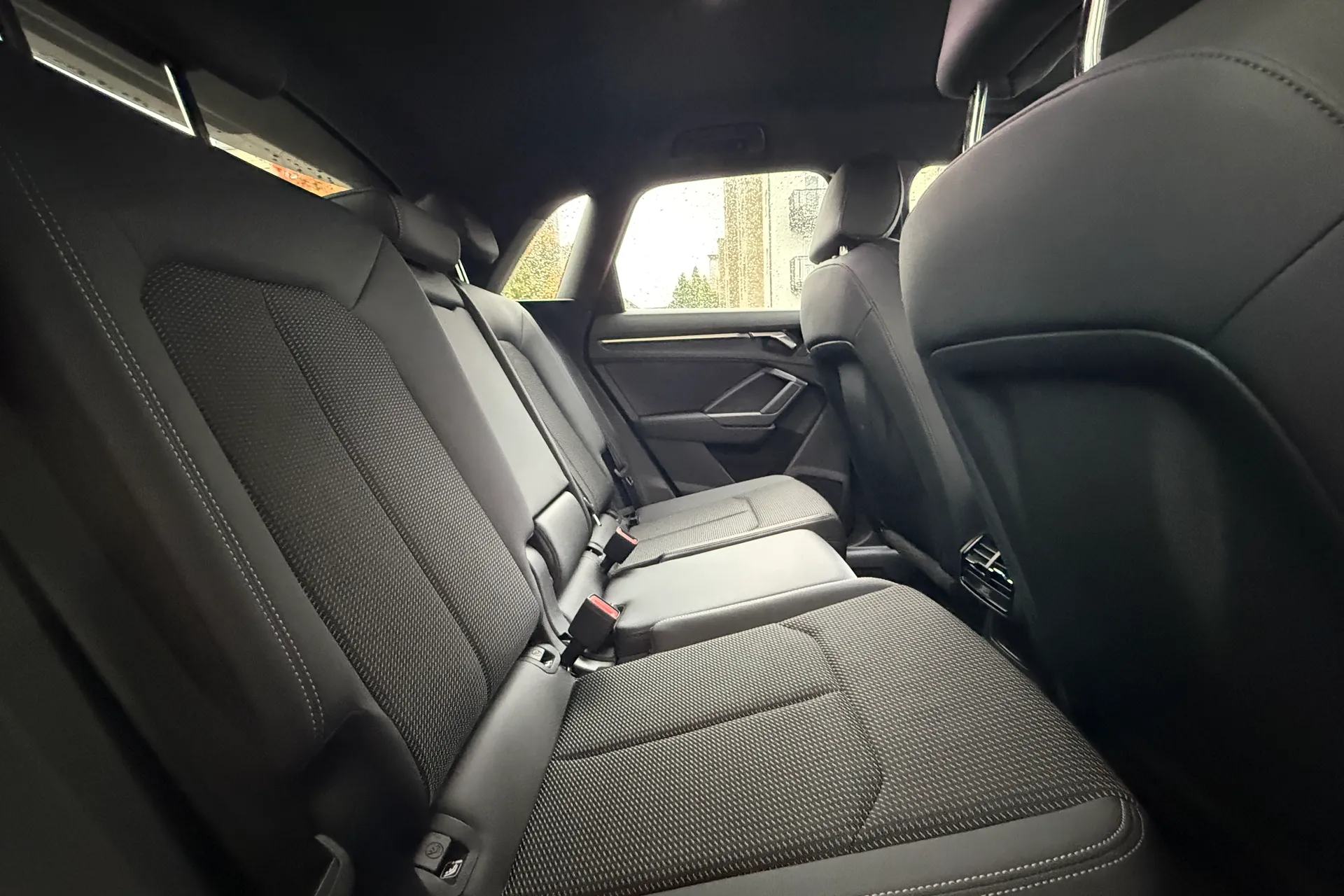 Audi Q3 thumbnail image number 15