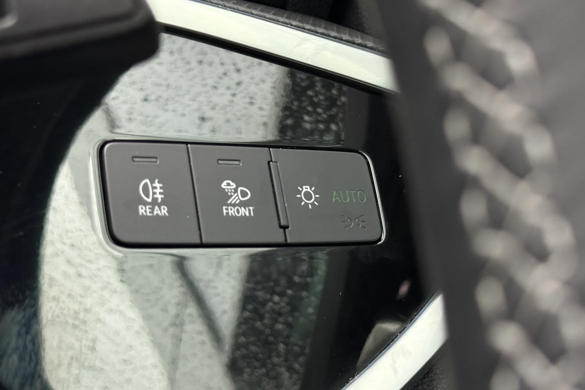 Audi Q3 thumbnail image number 25