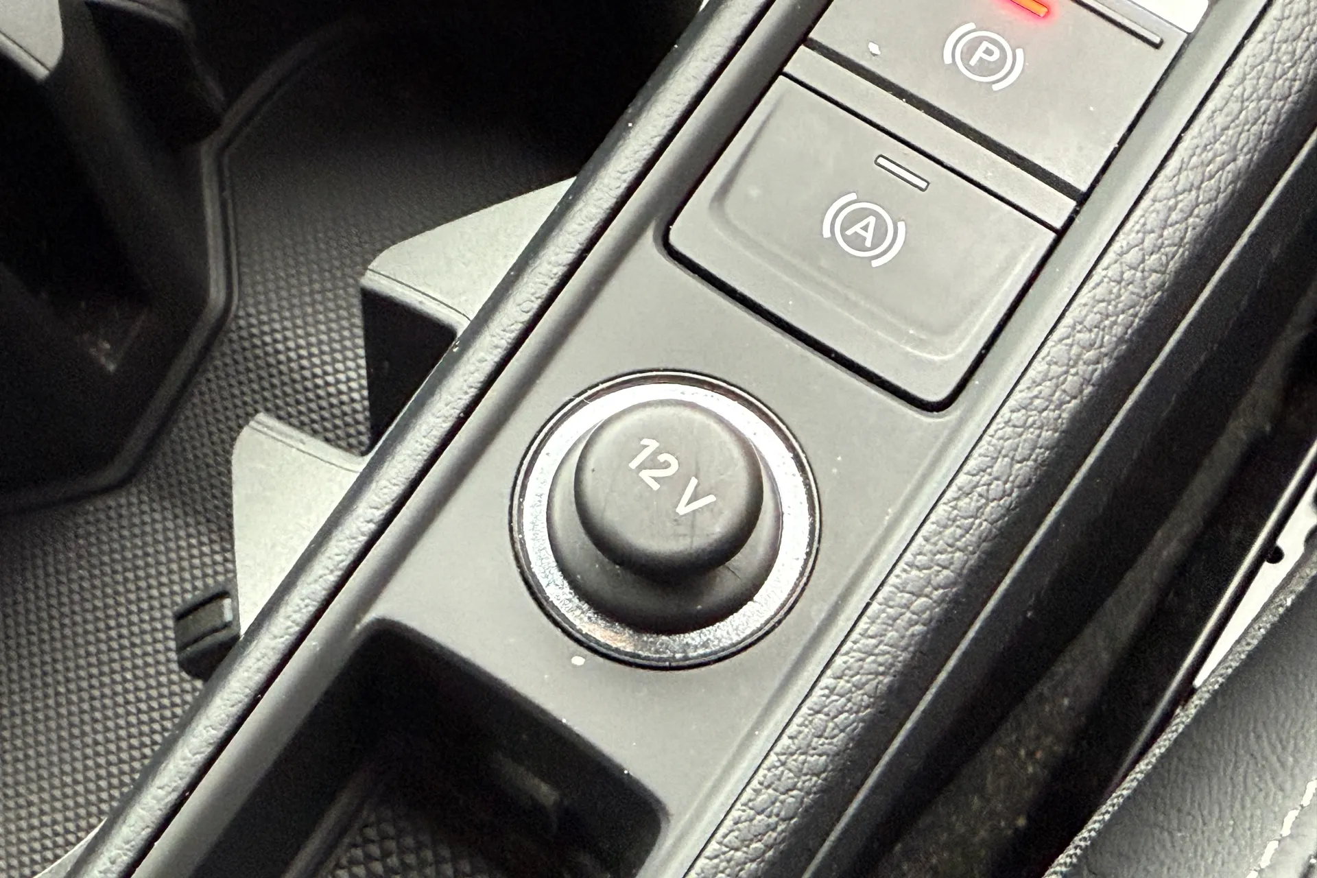 Audi Q3 thumbnail image number 33