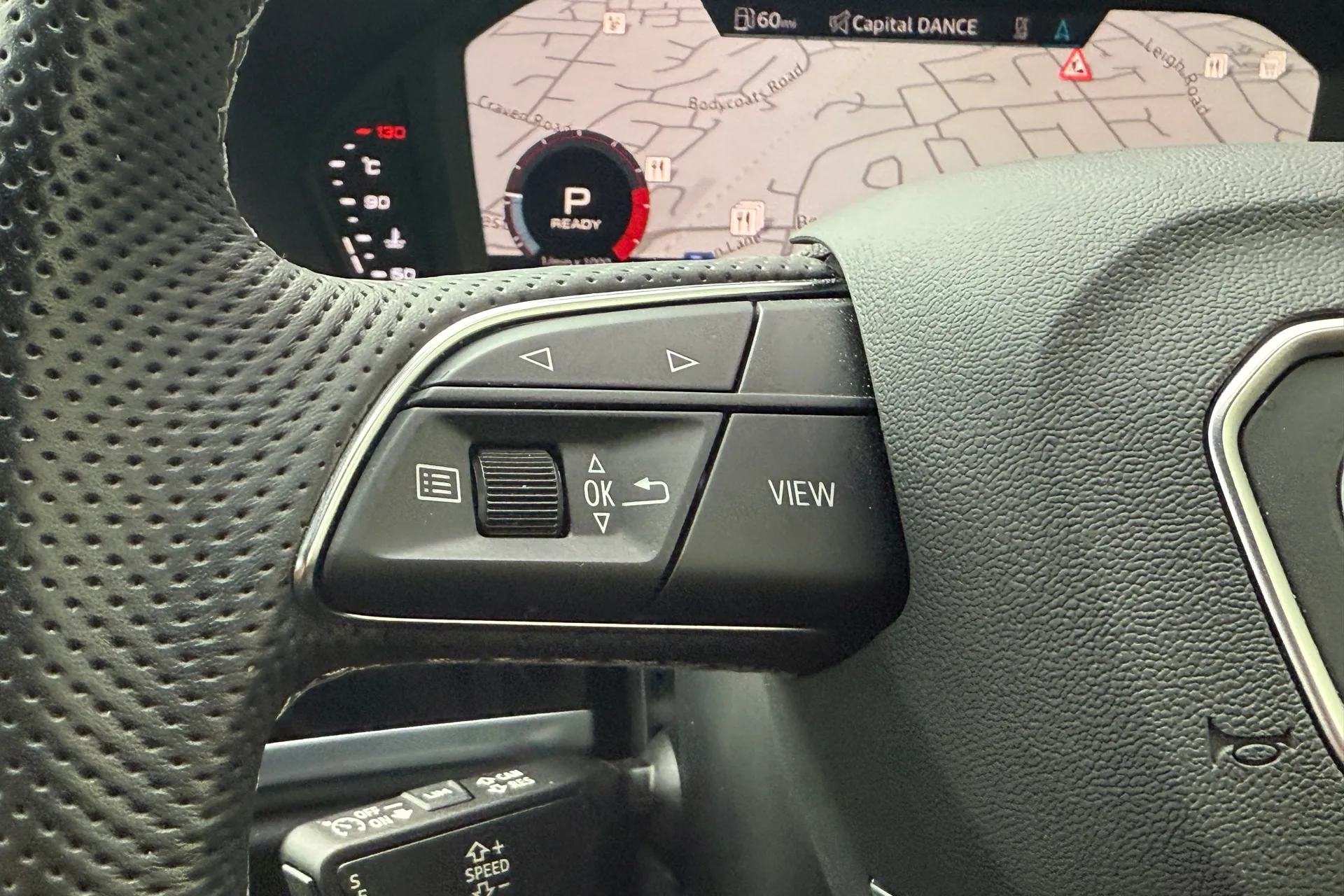 Audi Q3 thumbnail image number 20