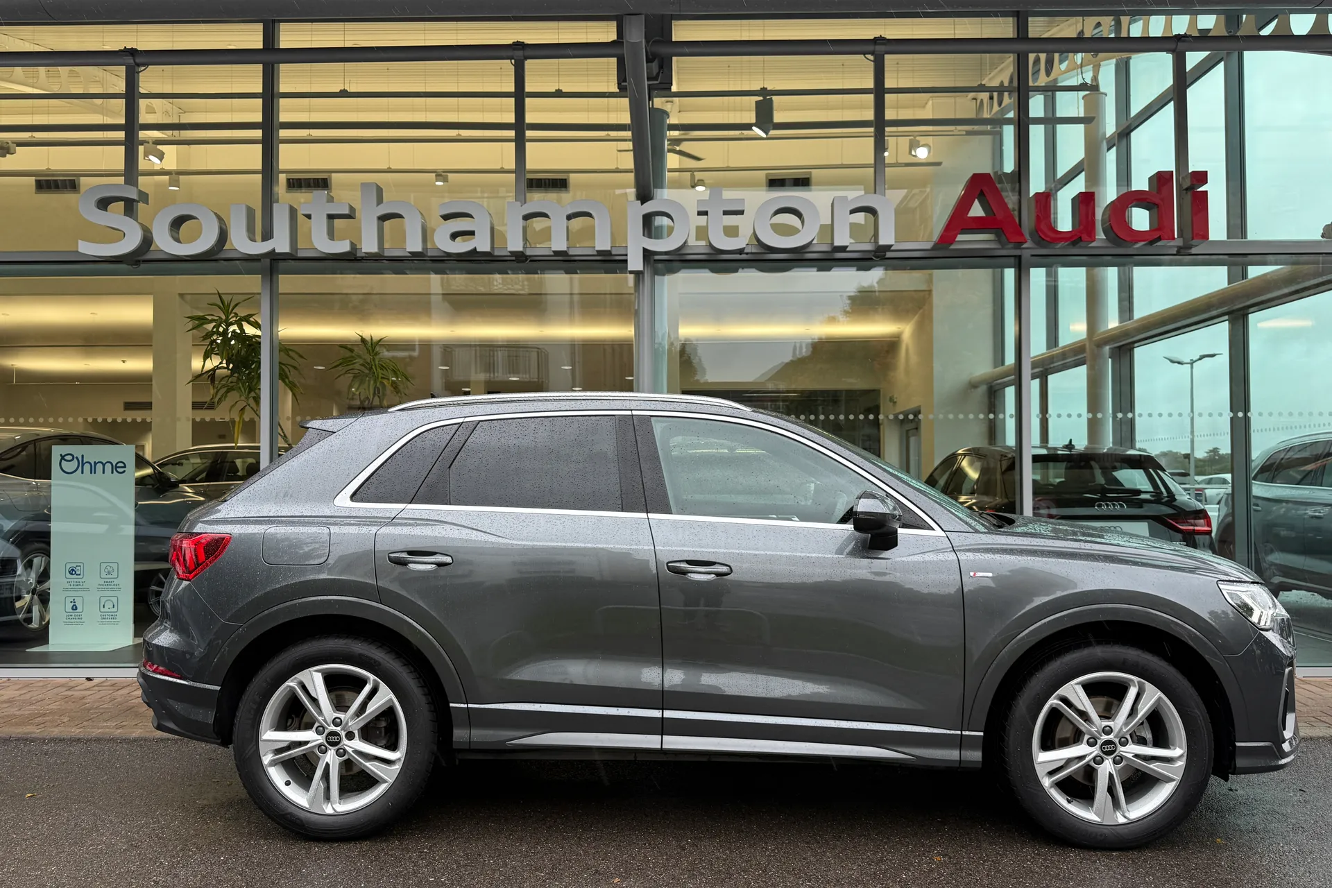 Audi Q3 thumbnail image number 4