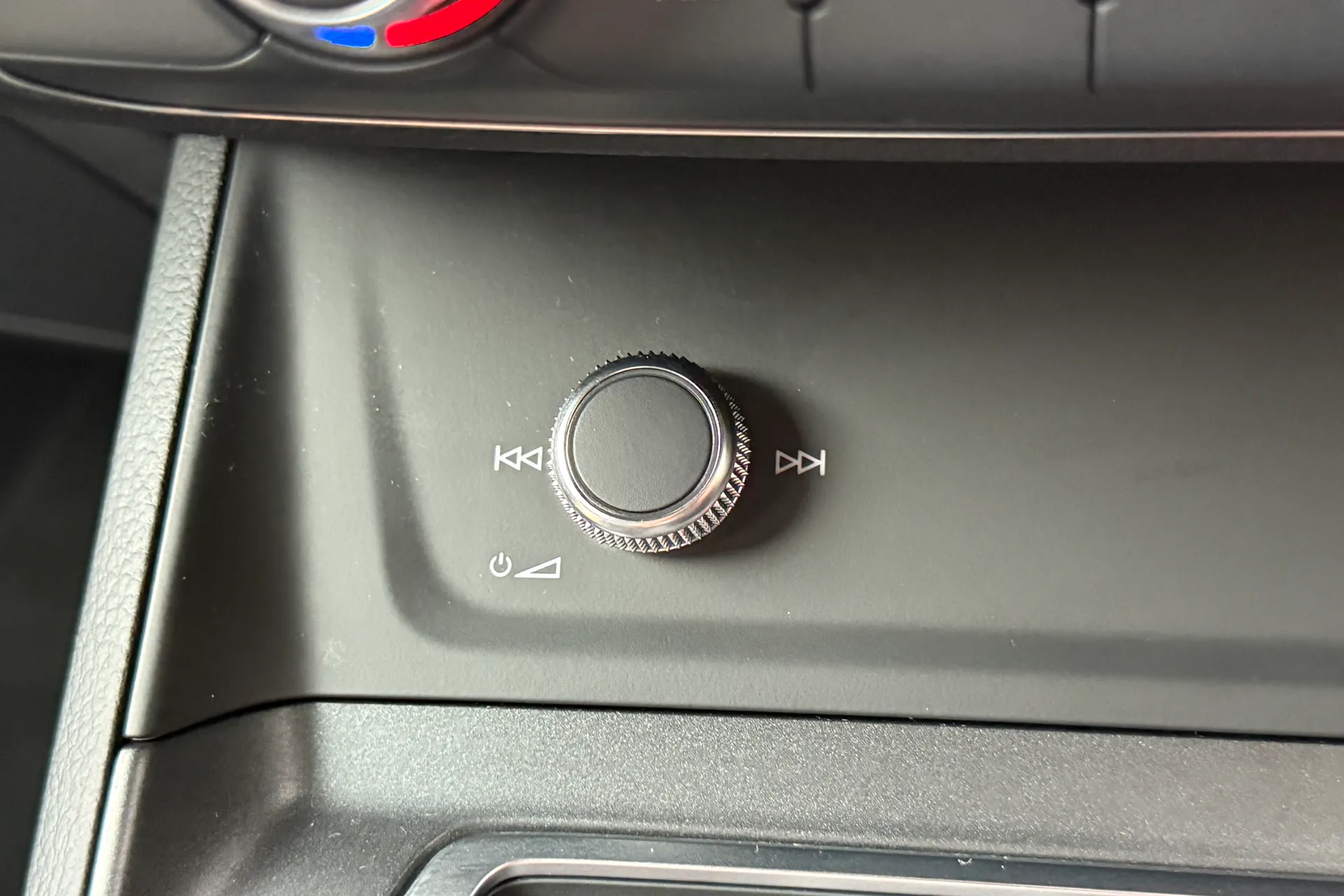 Audi Q3 thumbnail image number 29