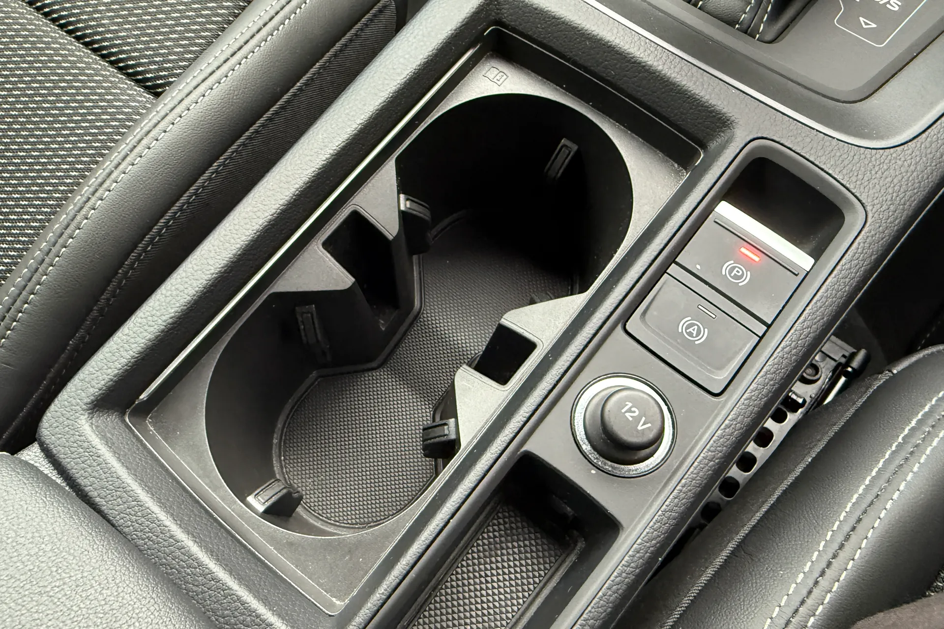 Audi Q3 thumbnail image number 34