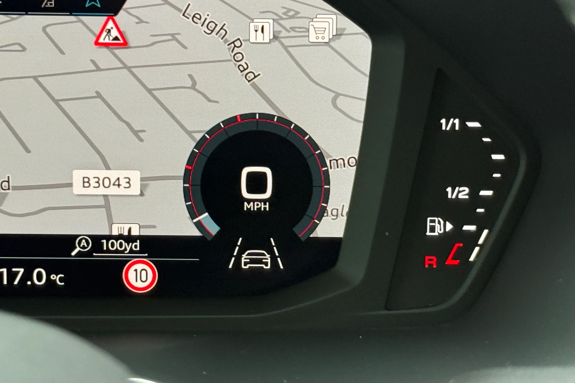 Audi Q3 thumbnail image number 18